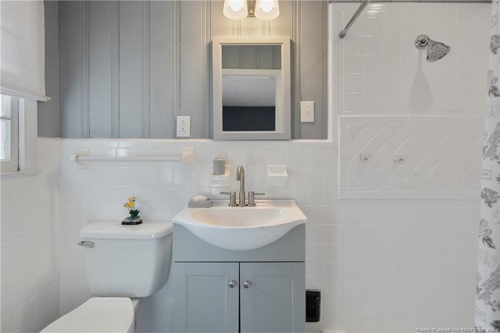 Private Suite Bath. Tiled walk-in shower - 6019 S US Highway 301 Highway S, Hope Mills, NC 28348