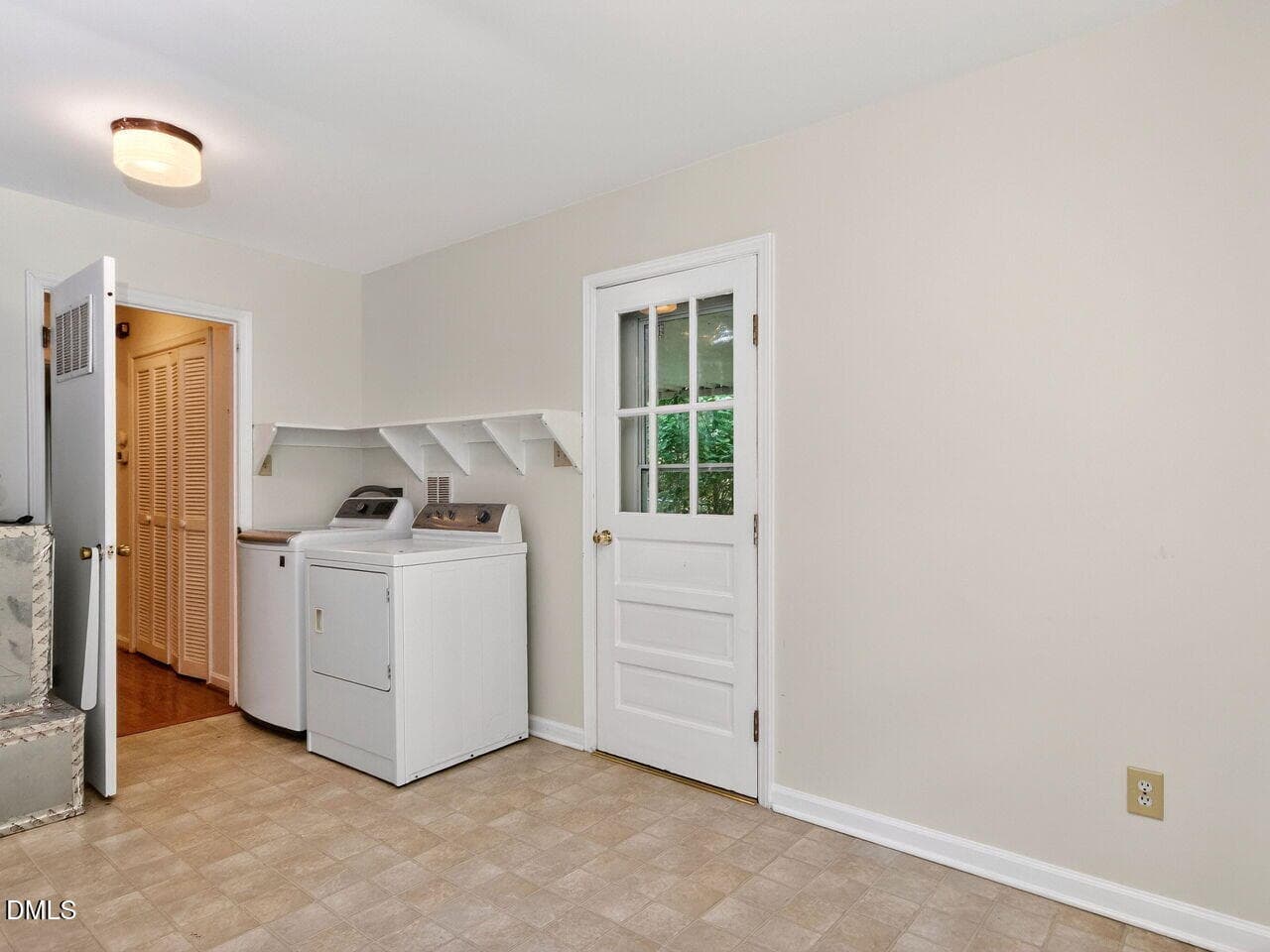 015-1280x960-photo - 411 Yorktown Drive, Chapel Hill, NC 27516, Chapel Hill