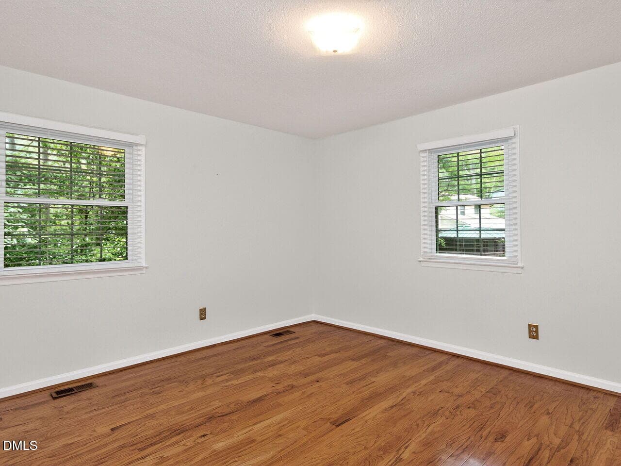 025-1280x960-photo - 411 Yorktown Drive, Chapel Hill, NC 27516, Chapel Hill