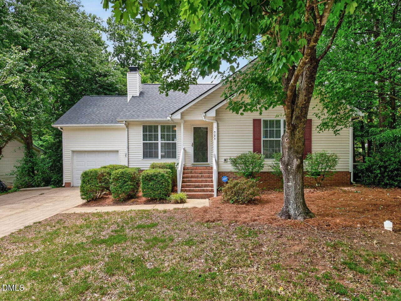 001-1280x960-main-exterior - 727 Avery Street, Garner, NC 27529