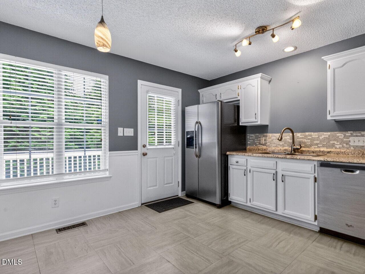 008-1280x960-dining-kitchen - 727 Avery Street, Garner, NC 27529