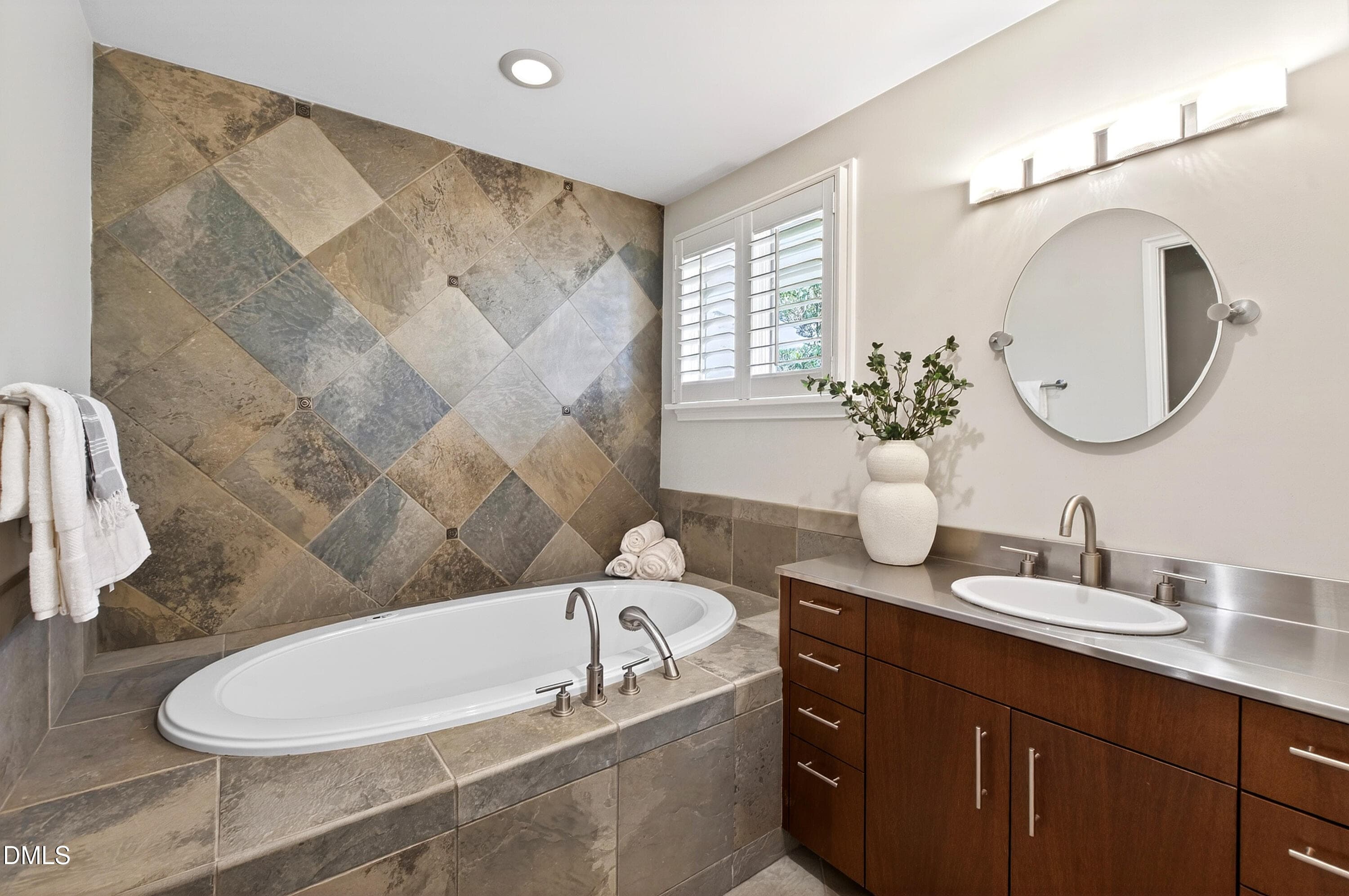 Toxey (72) - 2751 Toxey Drive, Raleigh, NC 27609, Raleigh
