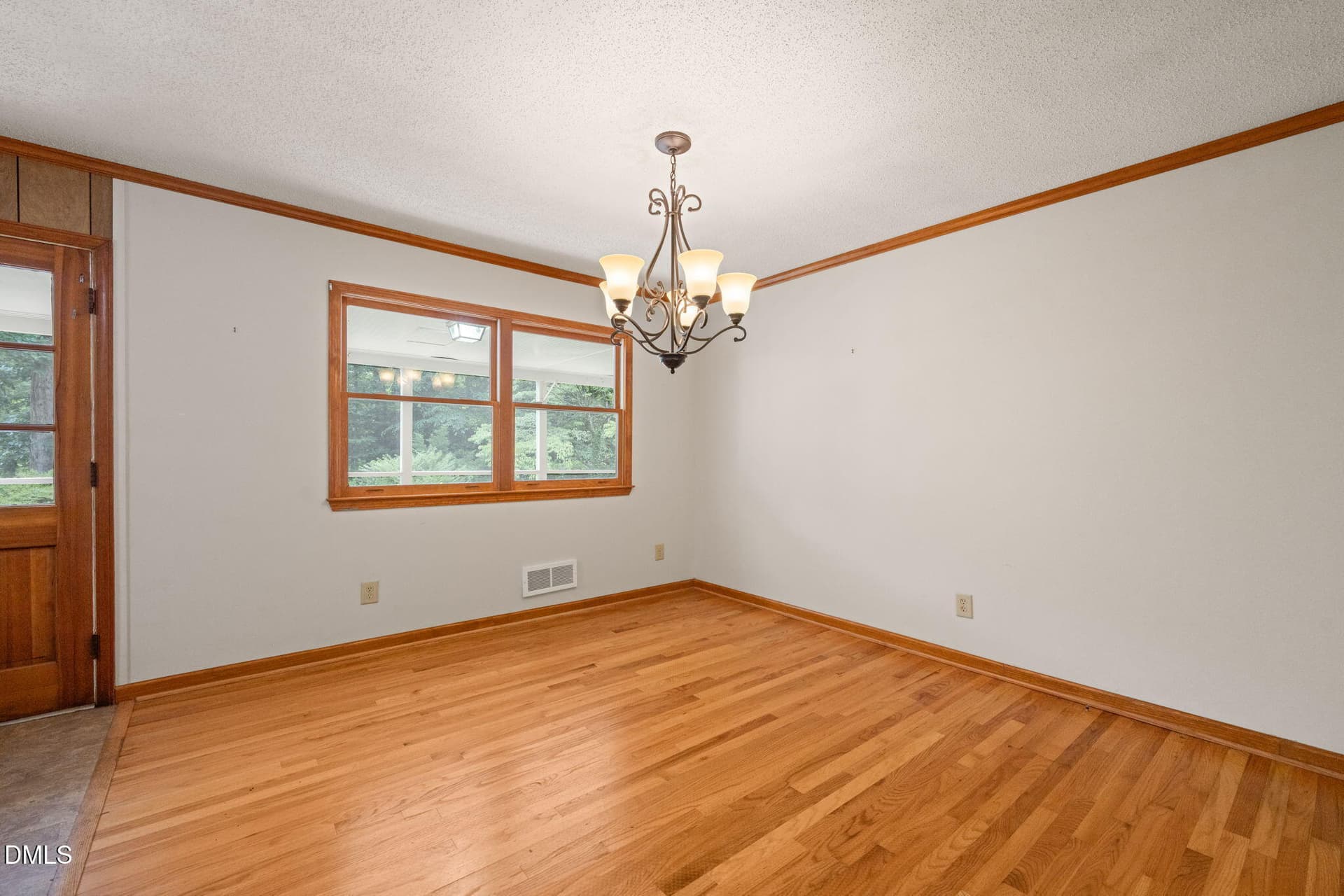 Dining (1) - 1103 Warren Avenue, Cary, NC 27511