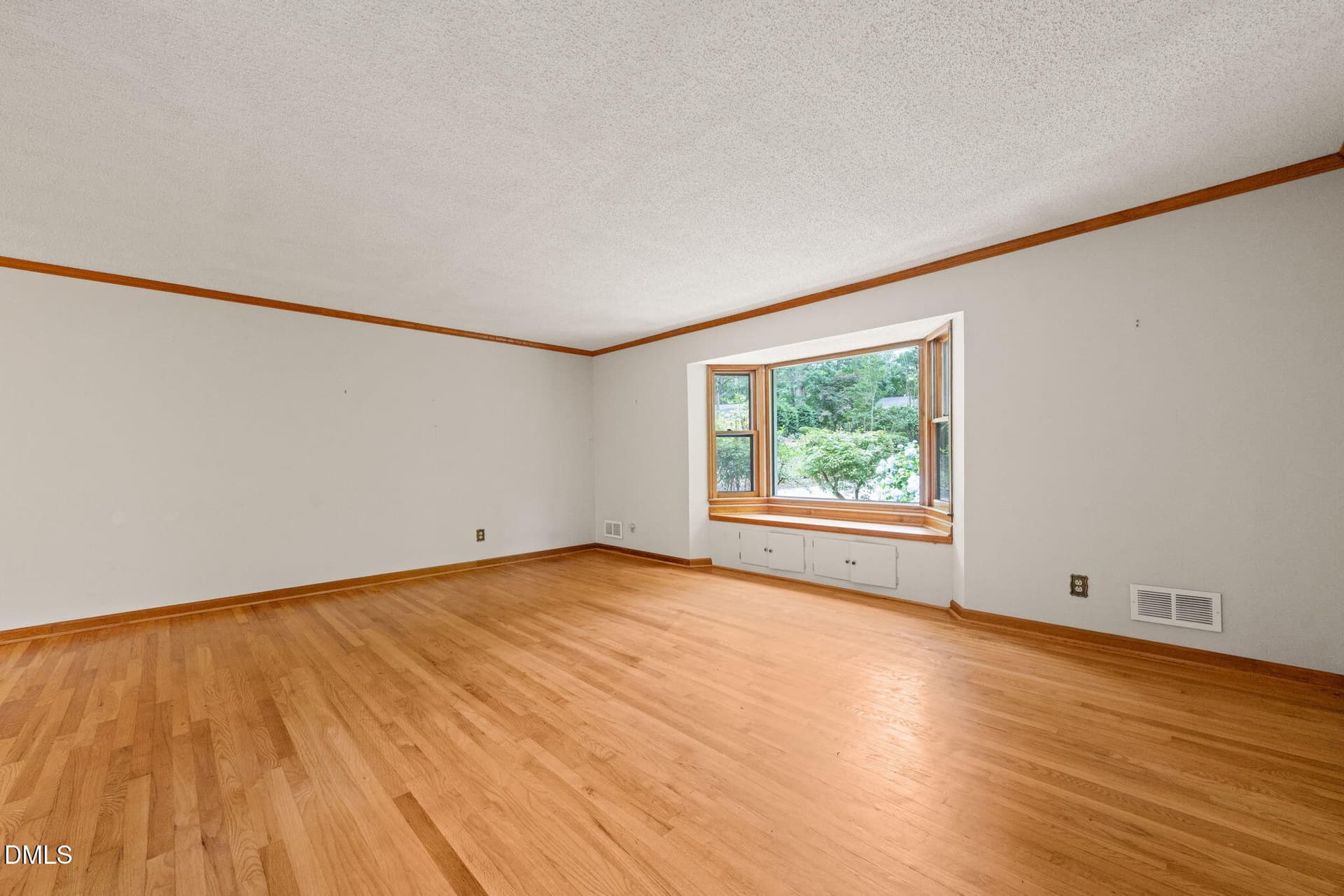 Living room (3) - 1103 Warren Avenue, Cary, NC 27511