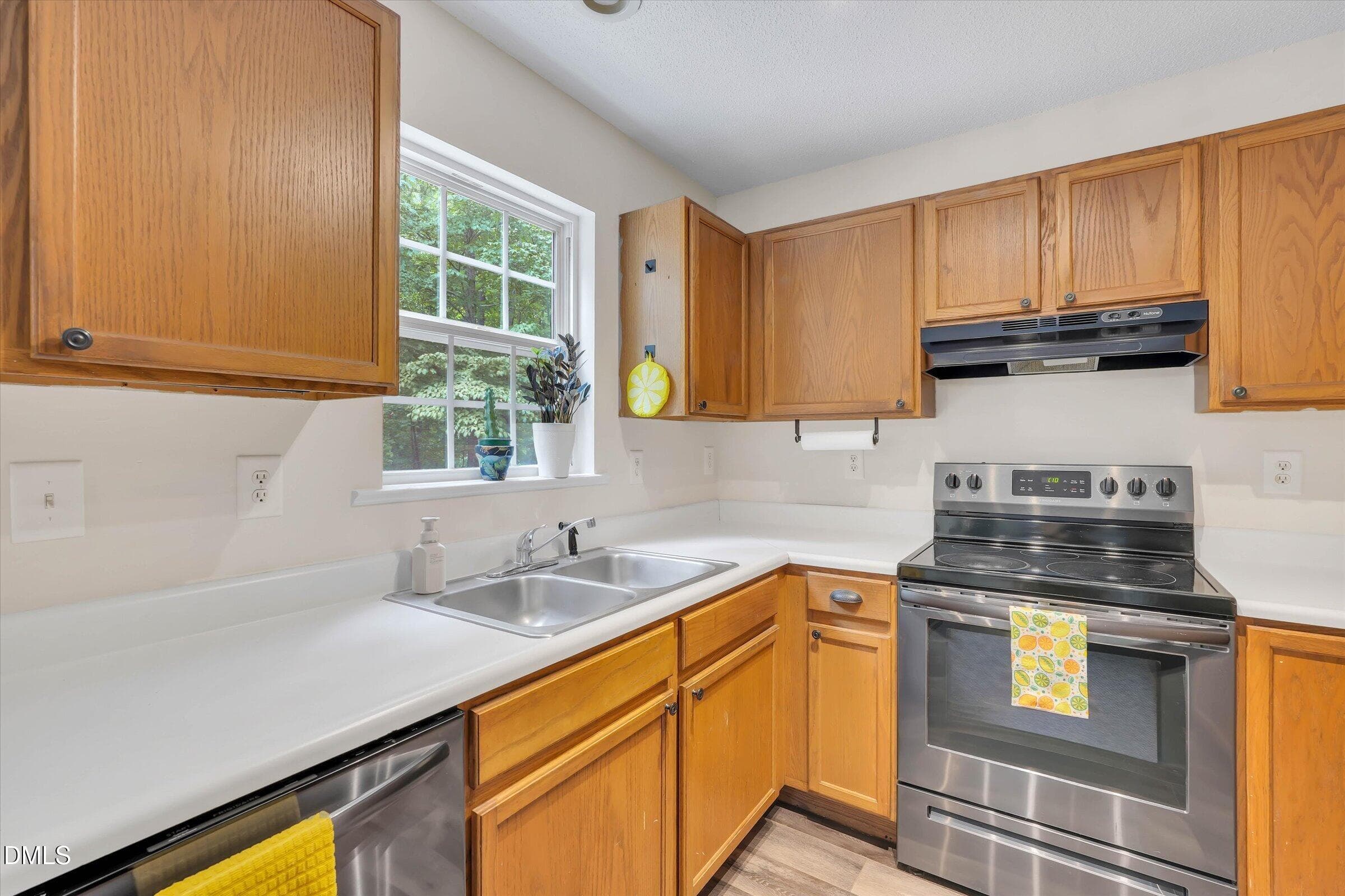 Kitchen 2 - 90 Royal Street, Fuquay Varina, NC 27526, Fuquay Varina