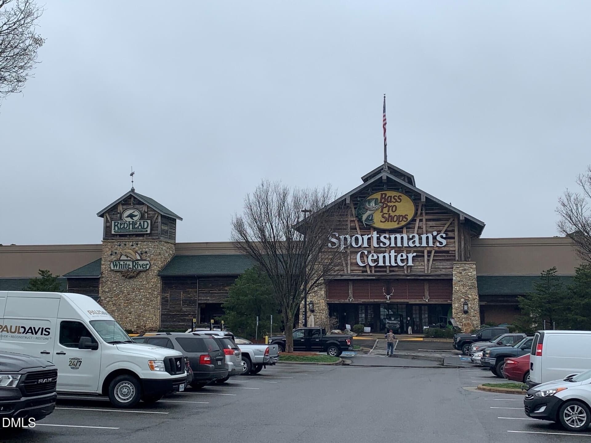 Bass pro Shop Shopping center Cary - 1103 Warren Avenue, Cary, NC 27511