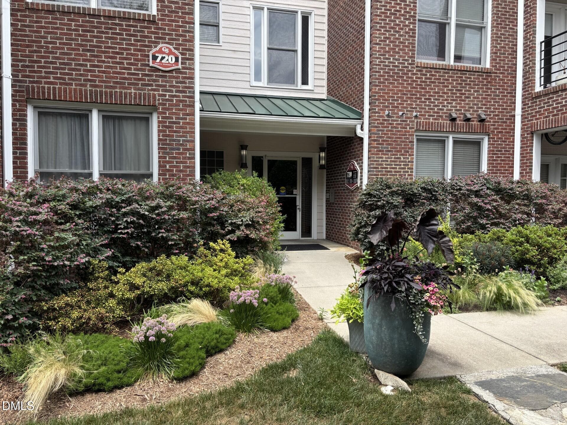 - - 720 N Person Street 106, Raleigh, NC 27604
