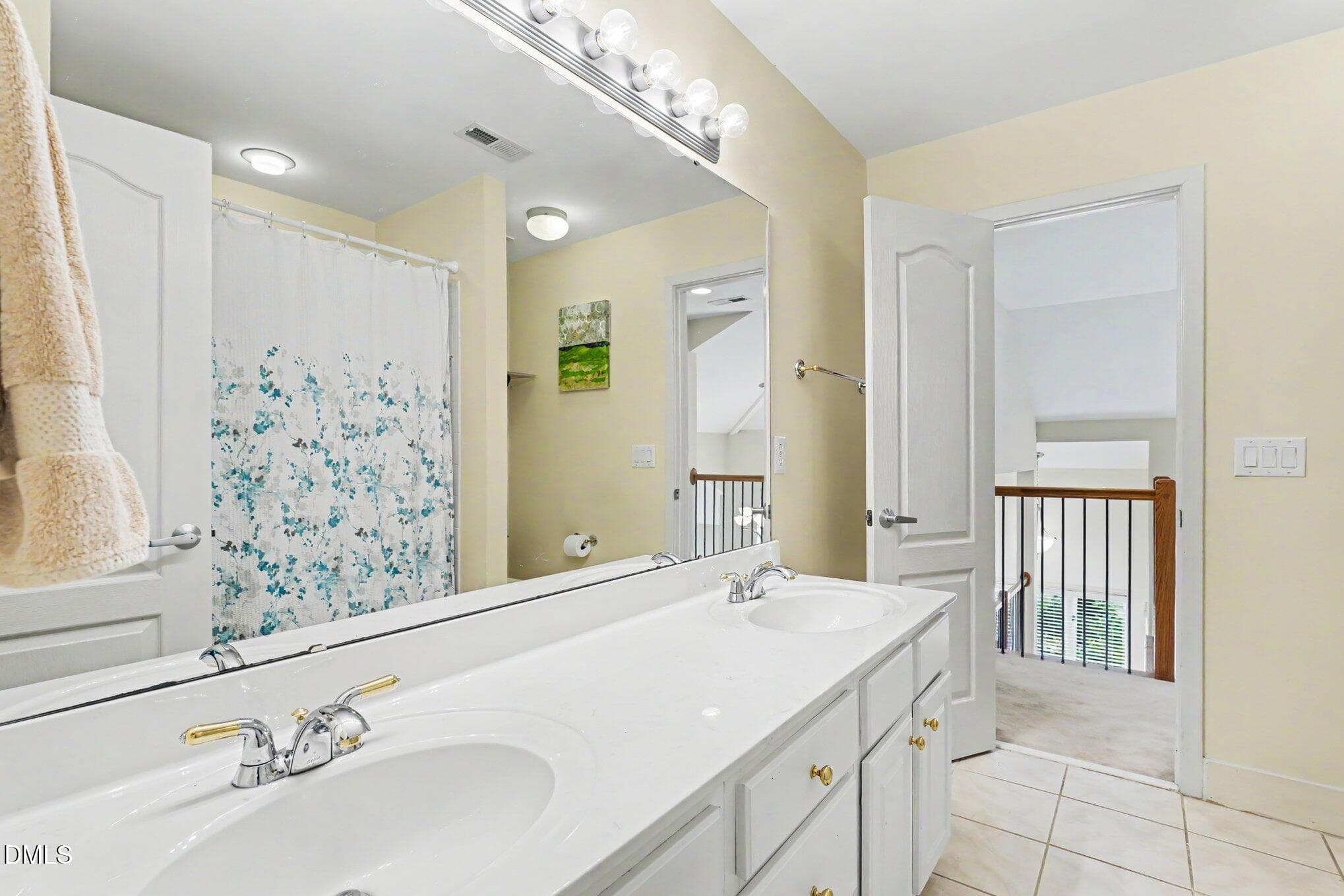 sahred bath - 102 Bradwyck Drive, Cary, NC 27513, Cary
