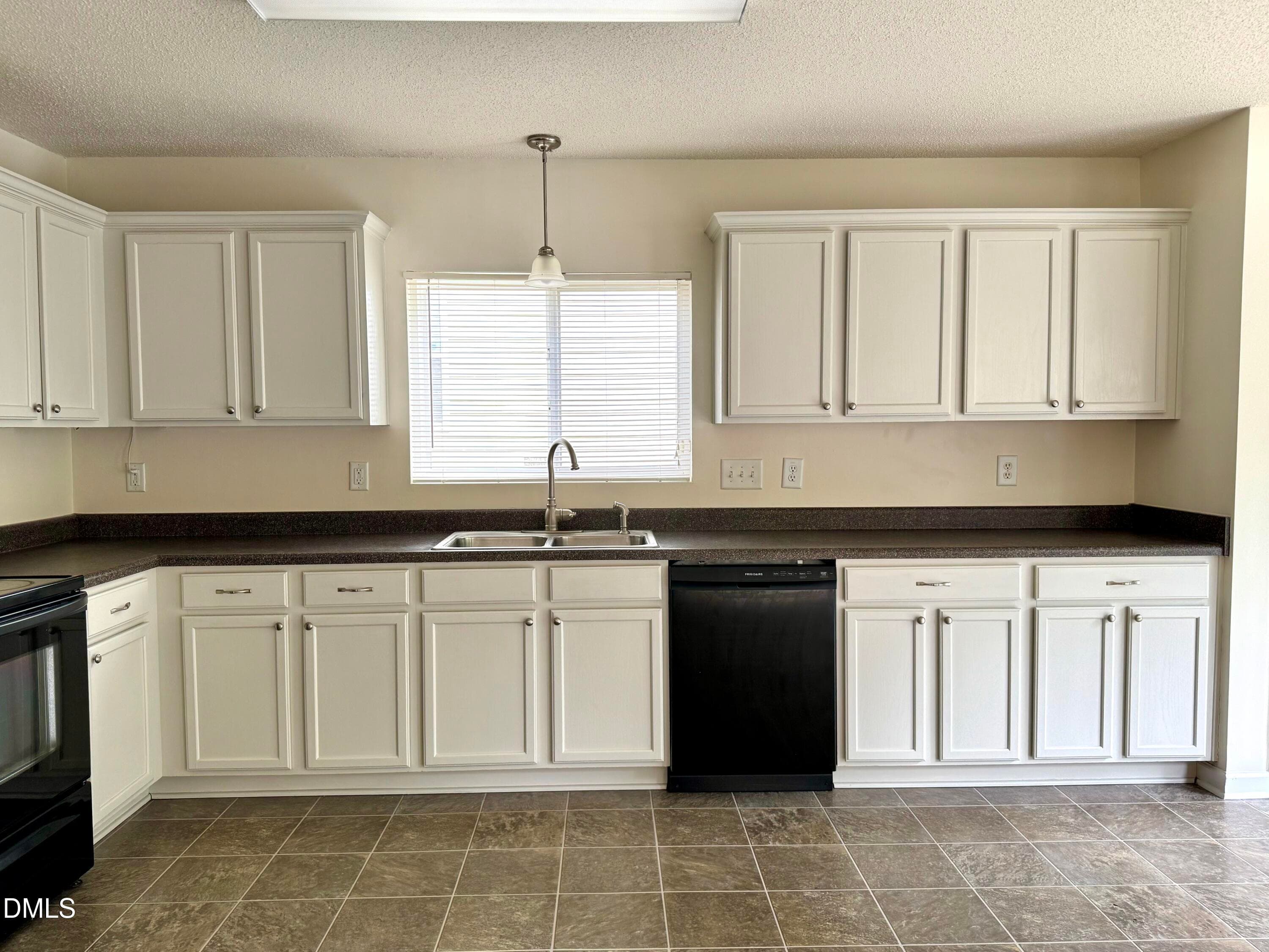IMG_7538 - 208 Knightwood Drive, Durham, NC 27703, Durham