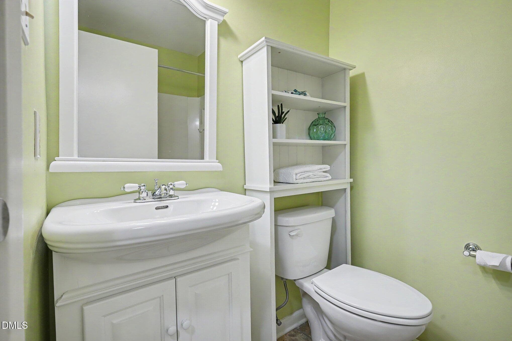 second full bath - 4100 Unit 36 Five Oaks Drive, Durham, NC 27707, Durham