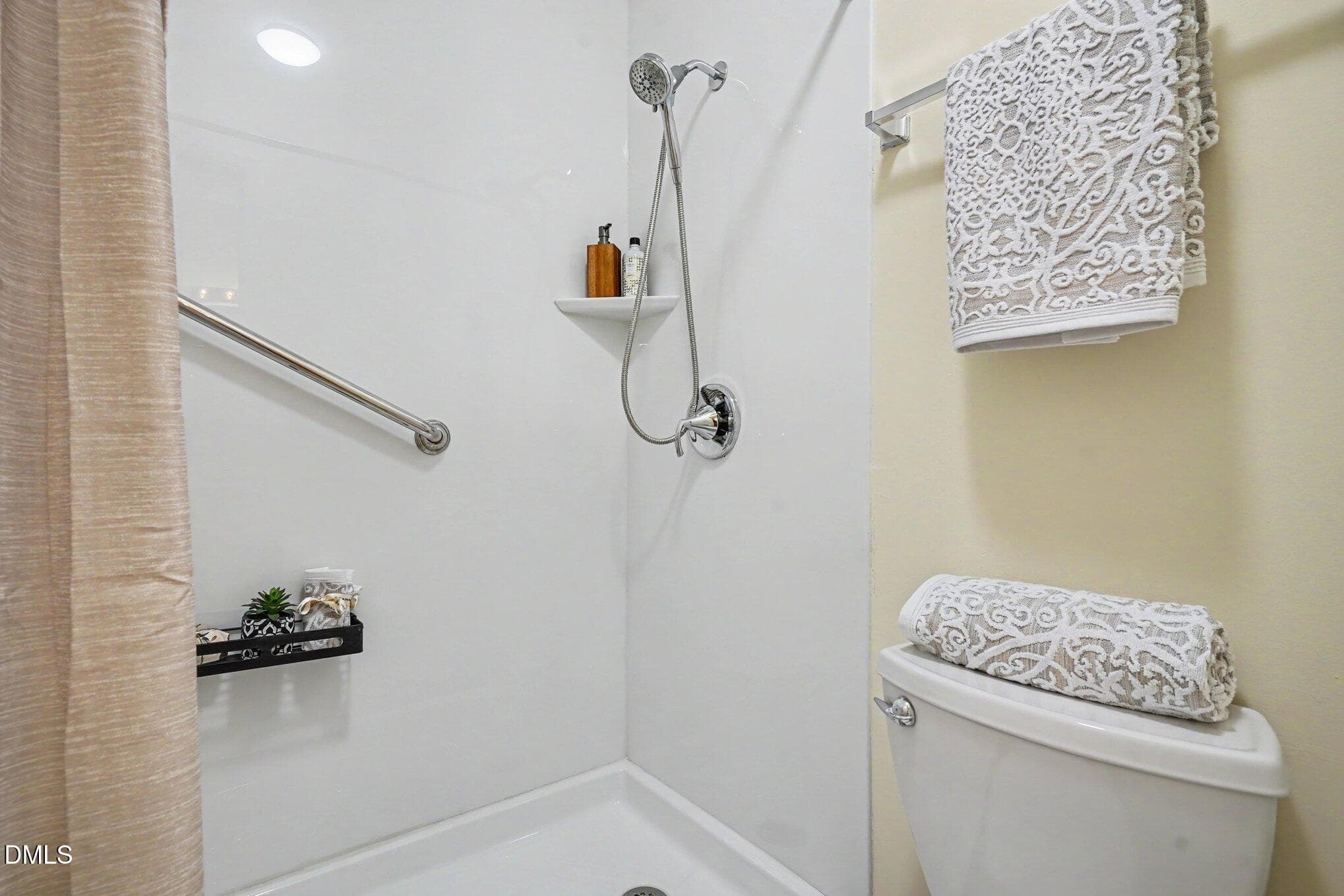 Walk-in Shower, Toilet - 4100 Unit 36 Five Oaks Drive, Durham, NC 27707, Durham