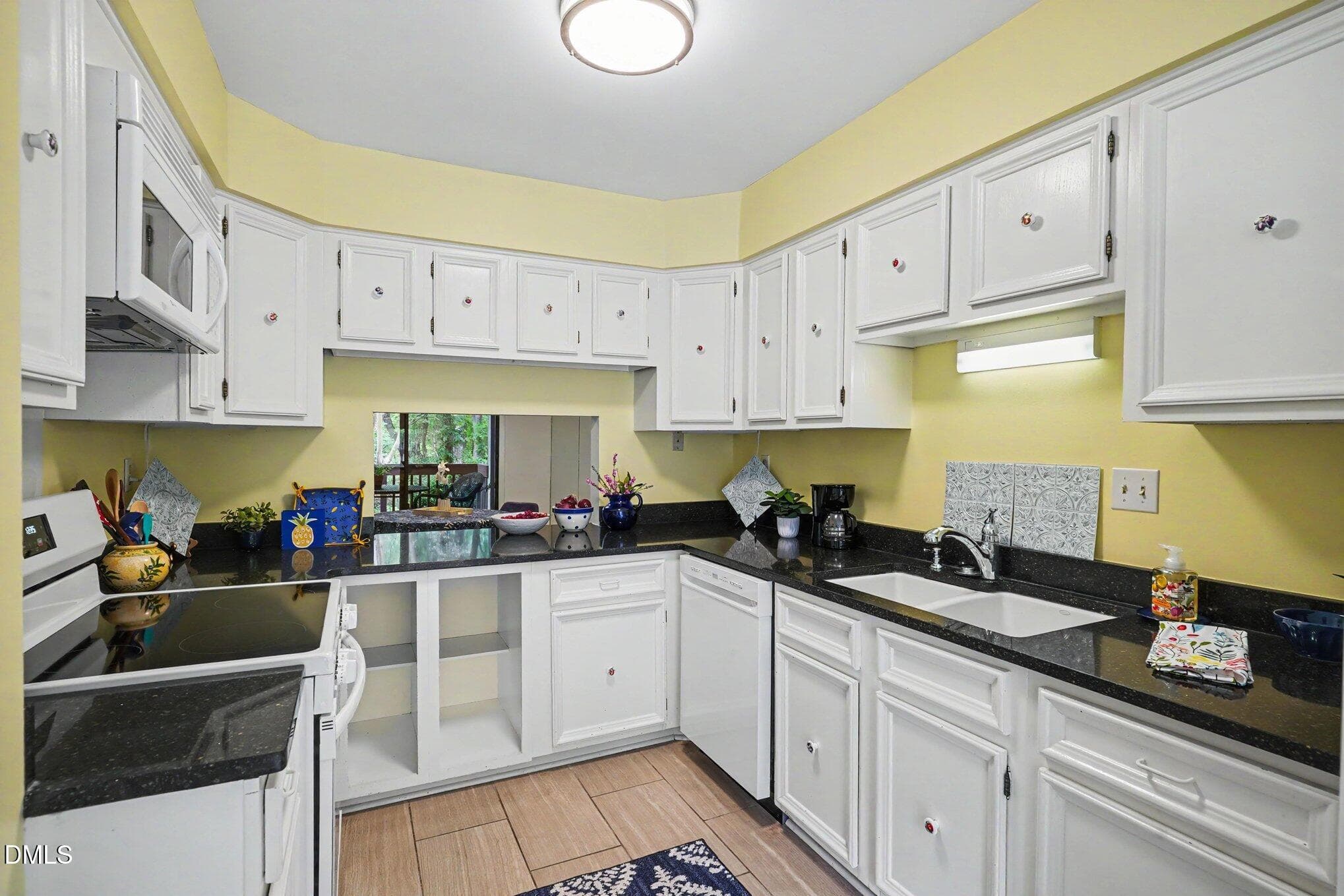 Granite Counters - 4100 Unit 36 Five Oaks Drive, Durham, NC 27707, Durham