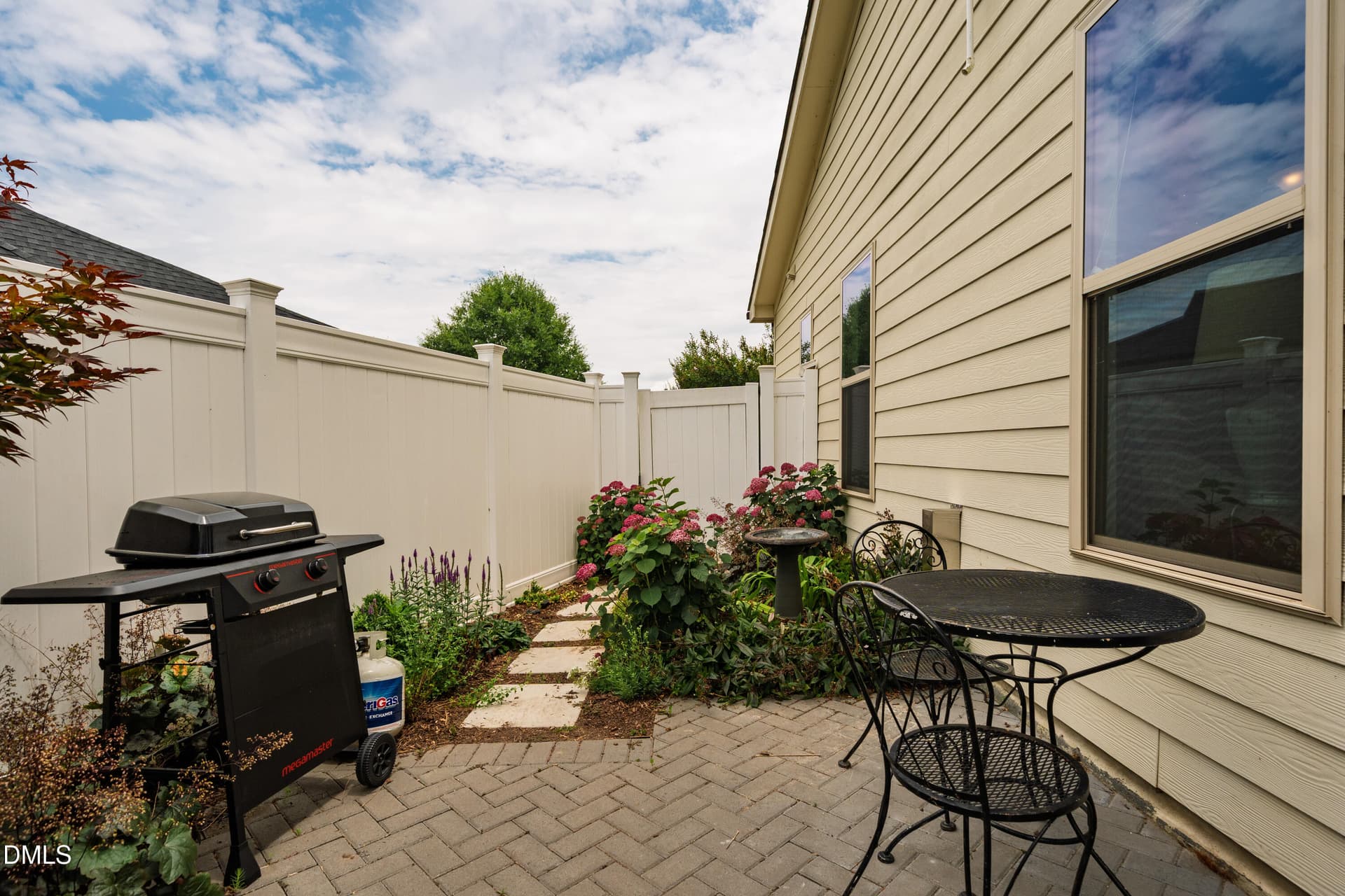 Patio - 300 Bridge Street, Hillsborough, NC 27278