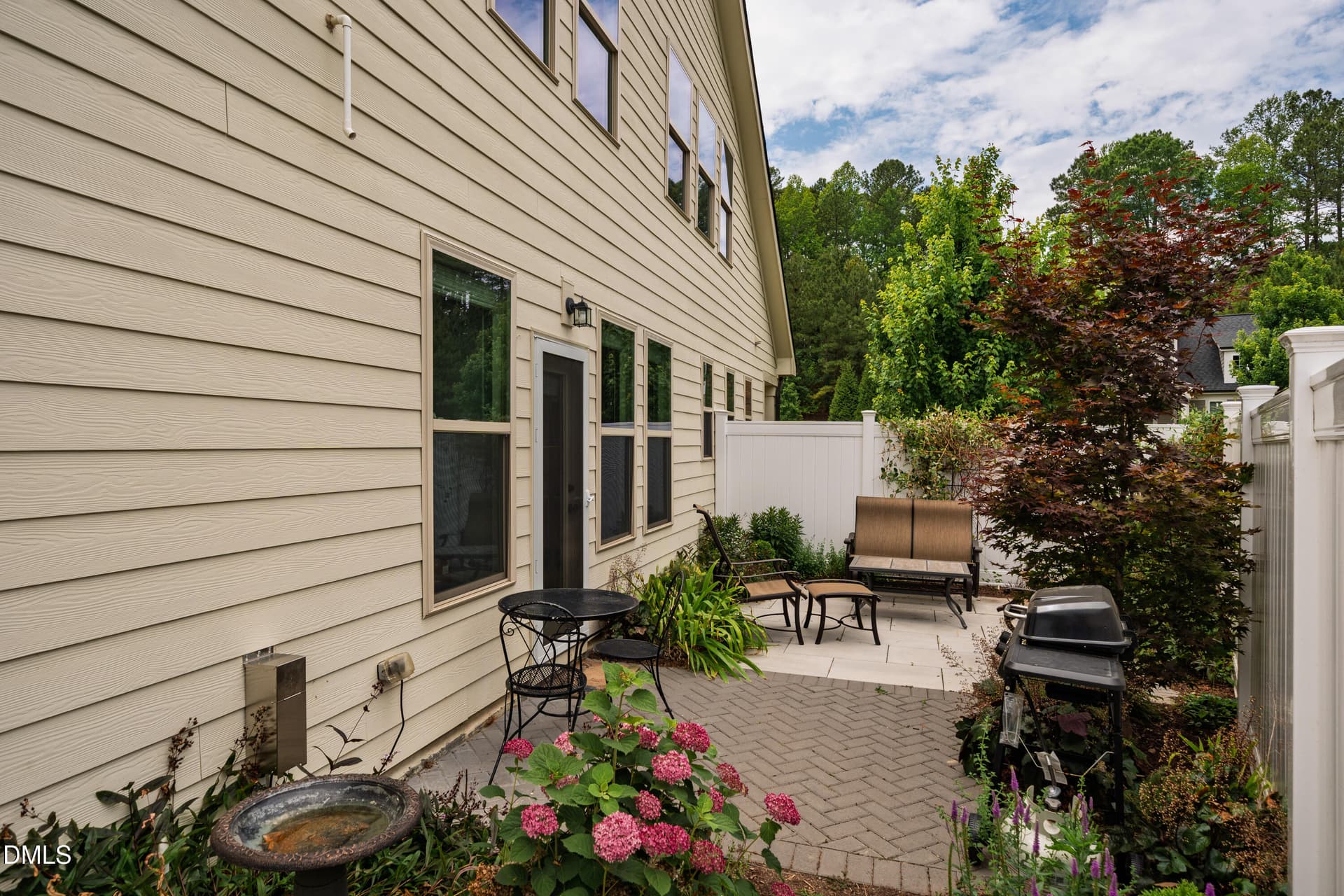 Patio - 300 Bridge Street, Hillsborough, NC 27278