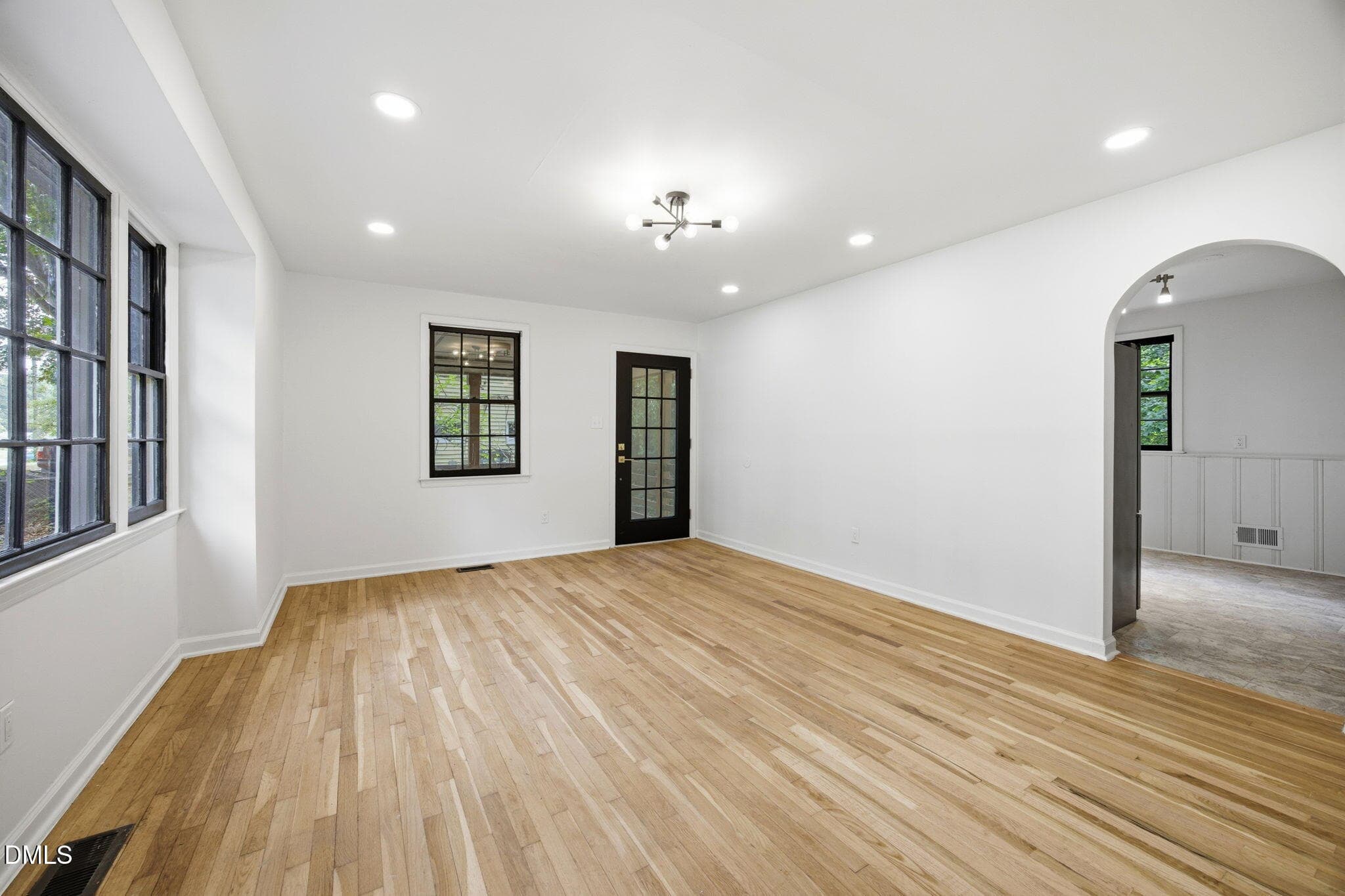 livingroom4 - 608 Dennis Avenue, Raleigh, NC 27604, Raleigh