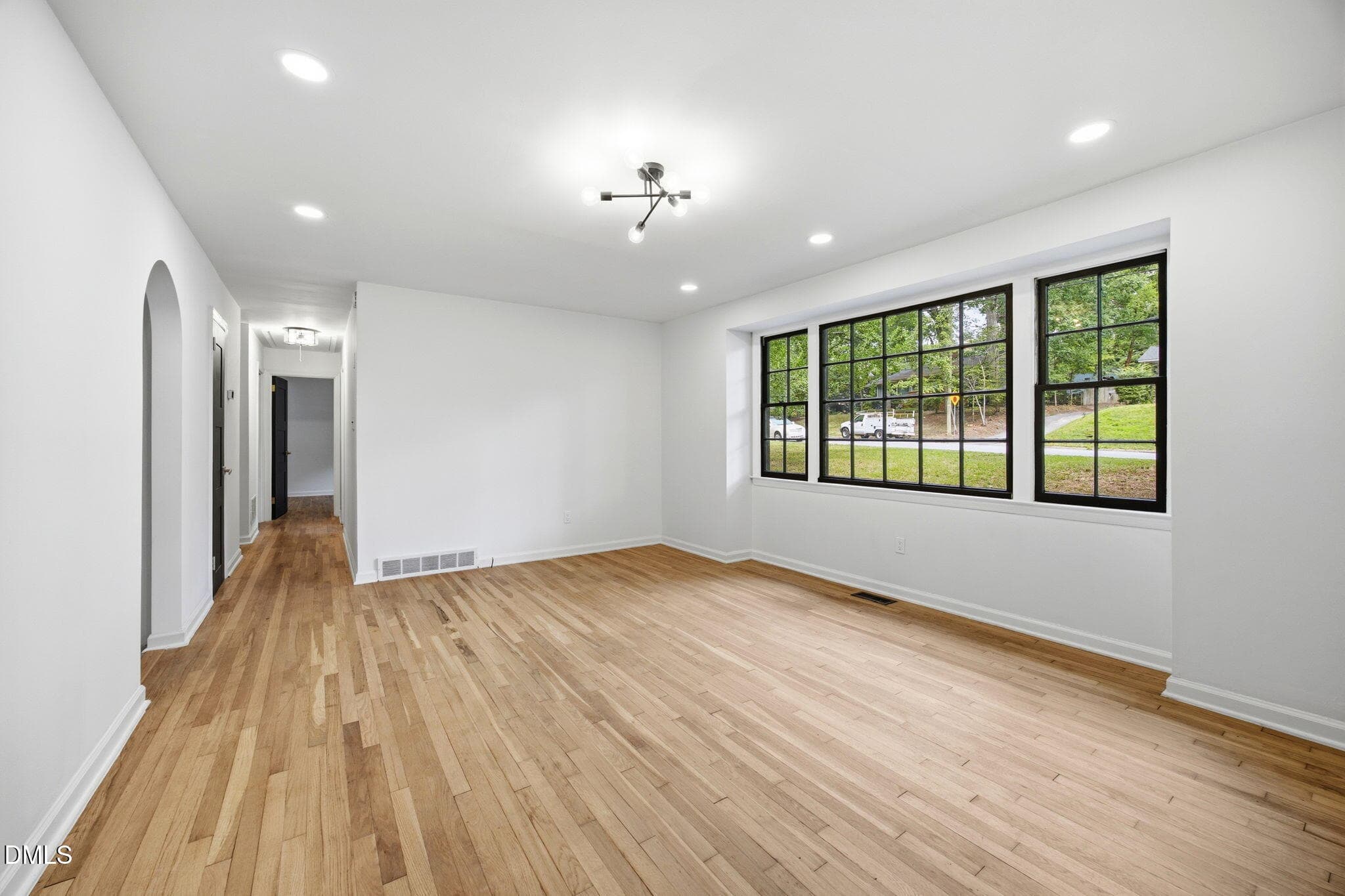 livingroom2 - 608 Dennis Avenue, Raleigh, NC 27604, Raleigh