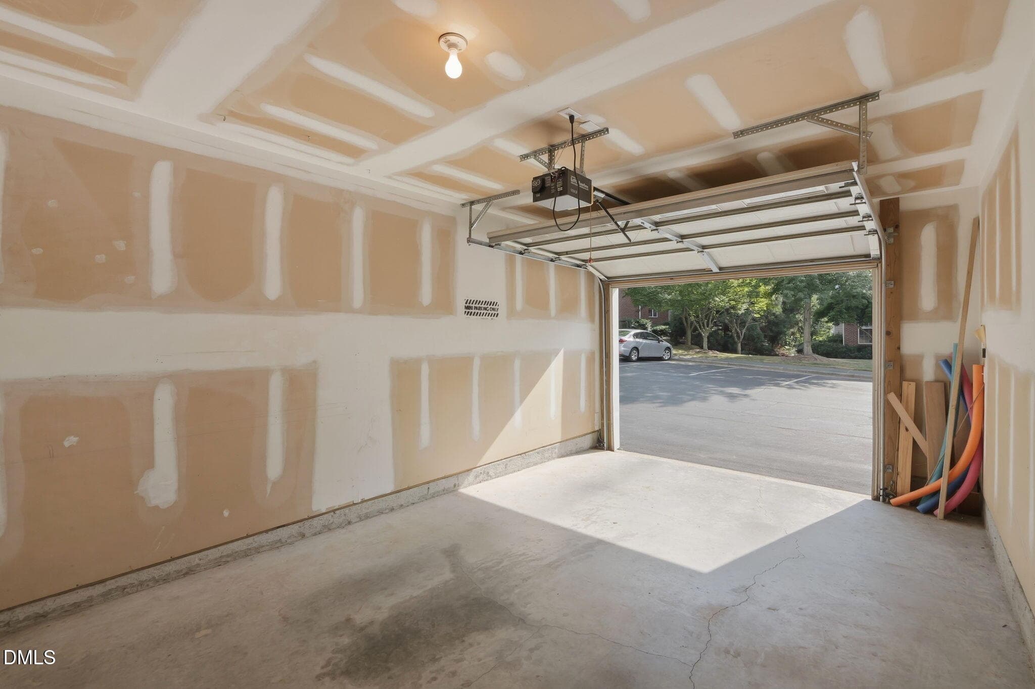 Unit garage - 124 Providence Glen Drive, Chapel Hill, NC 27514, Chapel Hill