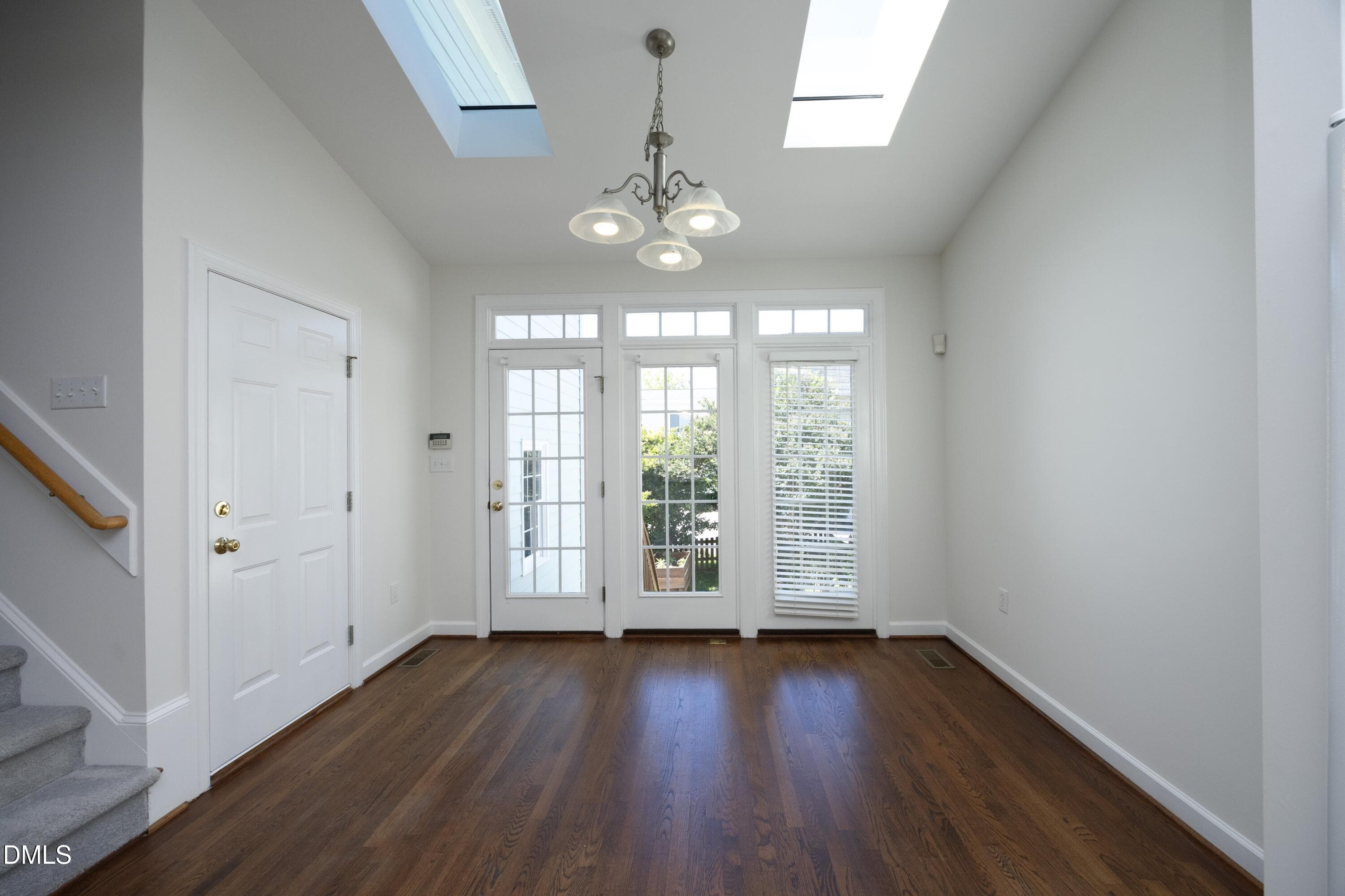 19CasualDining - 605 Carpenter Town Lane, Cary, NC 27519, Cary