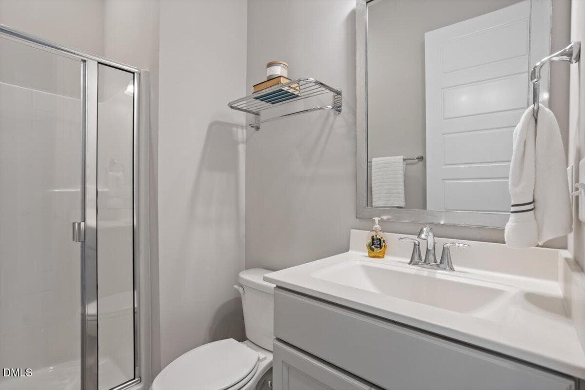 Main Floor Ensuite Bath - 104 Evans Crest Lane, Holly Springs, NC 27540, Holly Springs