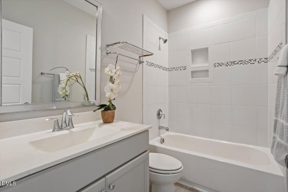 Upper Level Hall Bath - 104 Evans Crest Lane, Holly Springs, NC 27540, Holly Springs