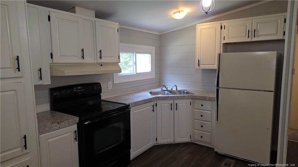 Photo 6 - 304 McDougald Drive, Raeford, NC 28376