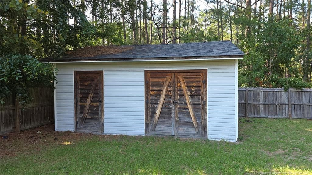 Photo 14 - 304 McDougald Drive, Raeford, NC 28376