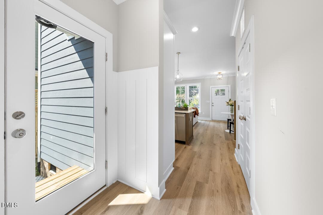 Hallway - 2803 B Fawn Avenue, Durham, NC 27705, Durham