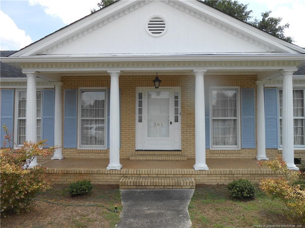Front/Porch - 305 W 32 Street, Lumberton, NC 28358