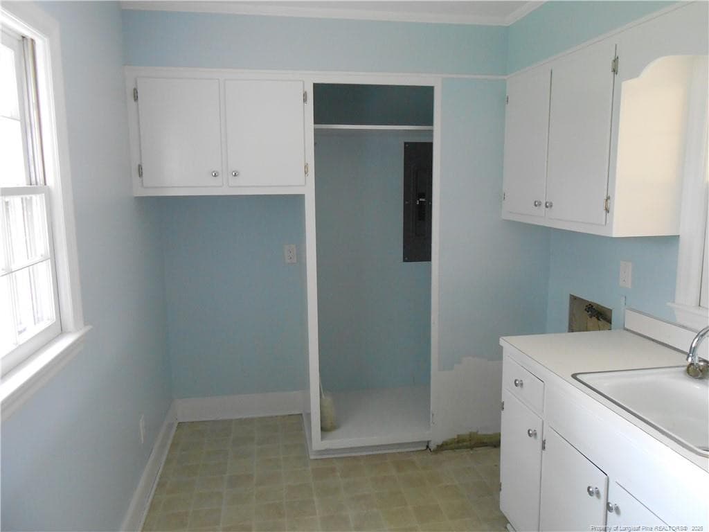 Laundry Room - 305 W 32 Street, Lumberton, NC 28358