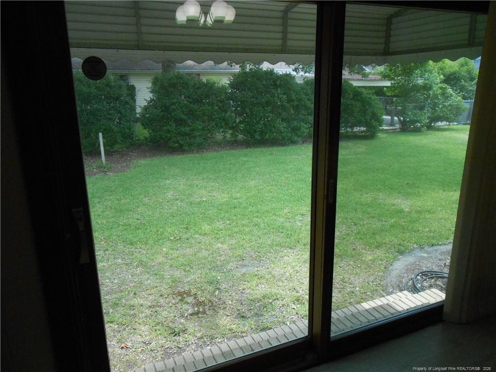 Sliding Doors in Den - 305 W 32 Street, Lumberton, NC 28358