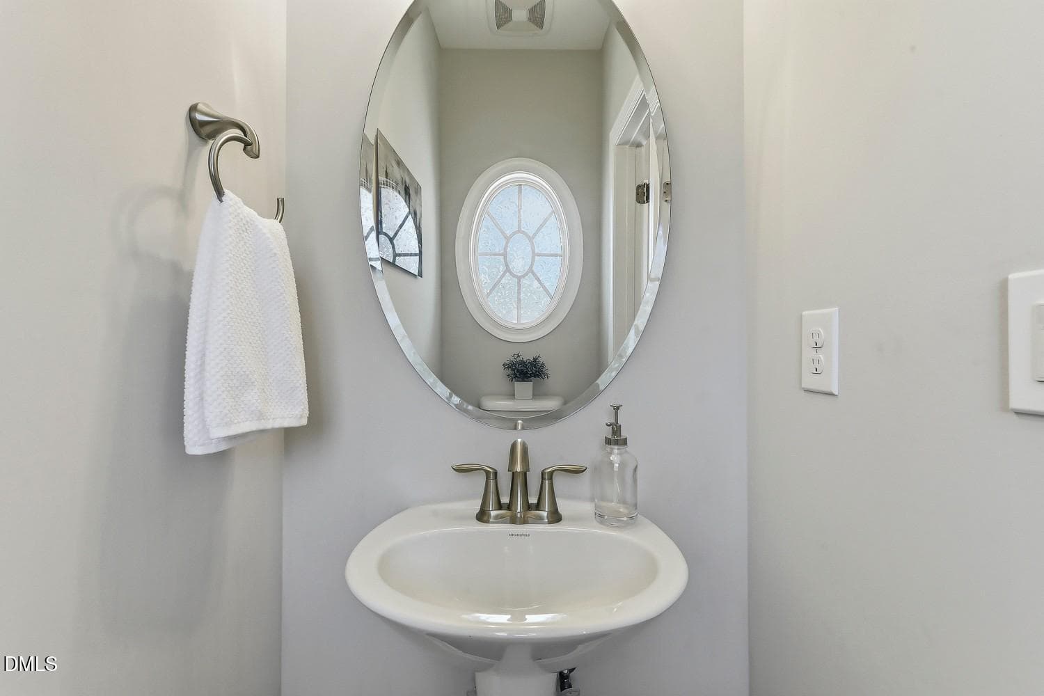 038-047-Half Bathroom-1500x1000 - 529 Barneswyck Drive, Fuquay Varina, NC 27526