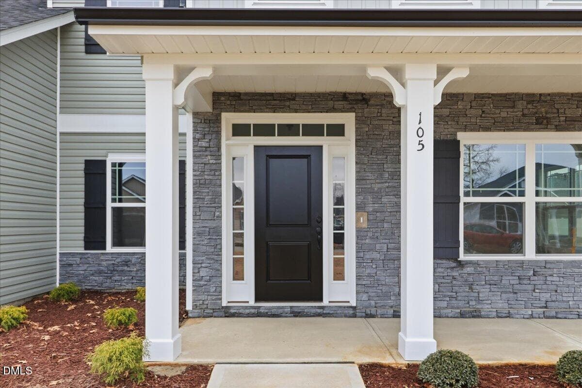 Front Porch - 108 Jackson Rdg Way, Pikeville, NC 27863