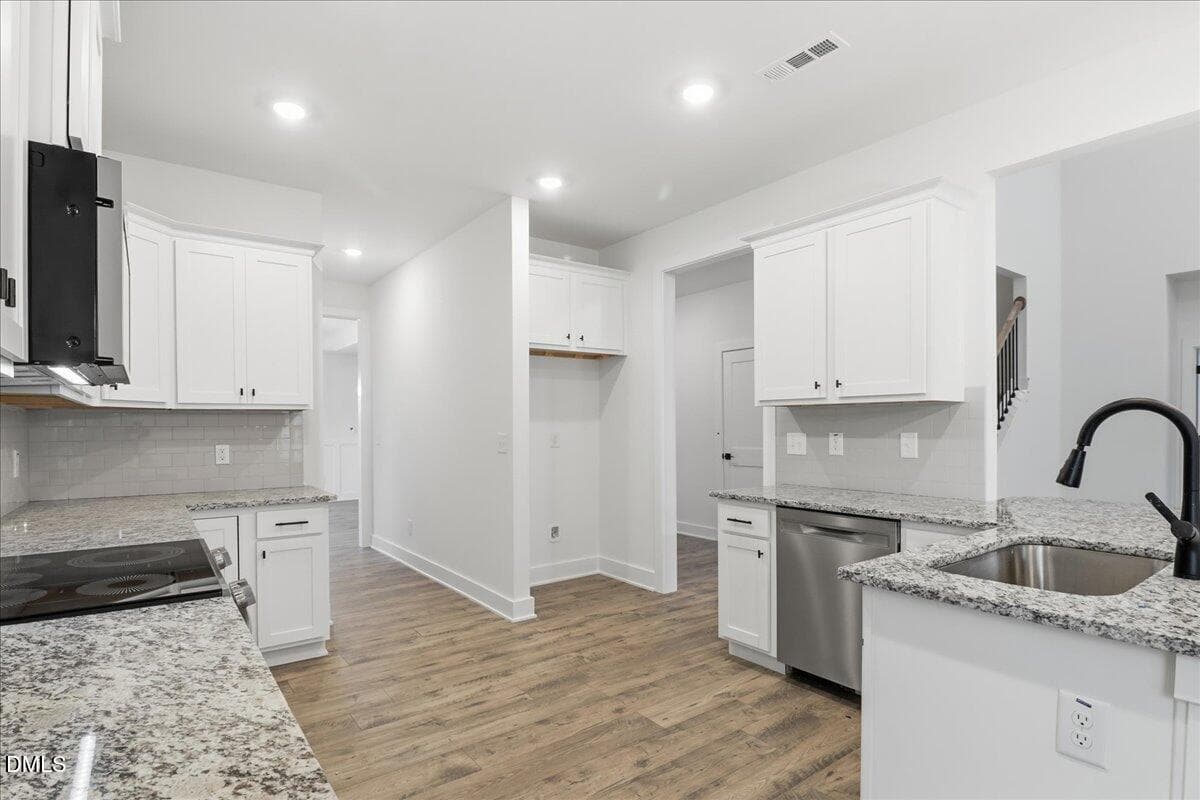 Tons of counter space - 108 Jackson Rdg Way, Pikeville, NC 27863