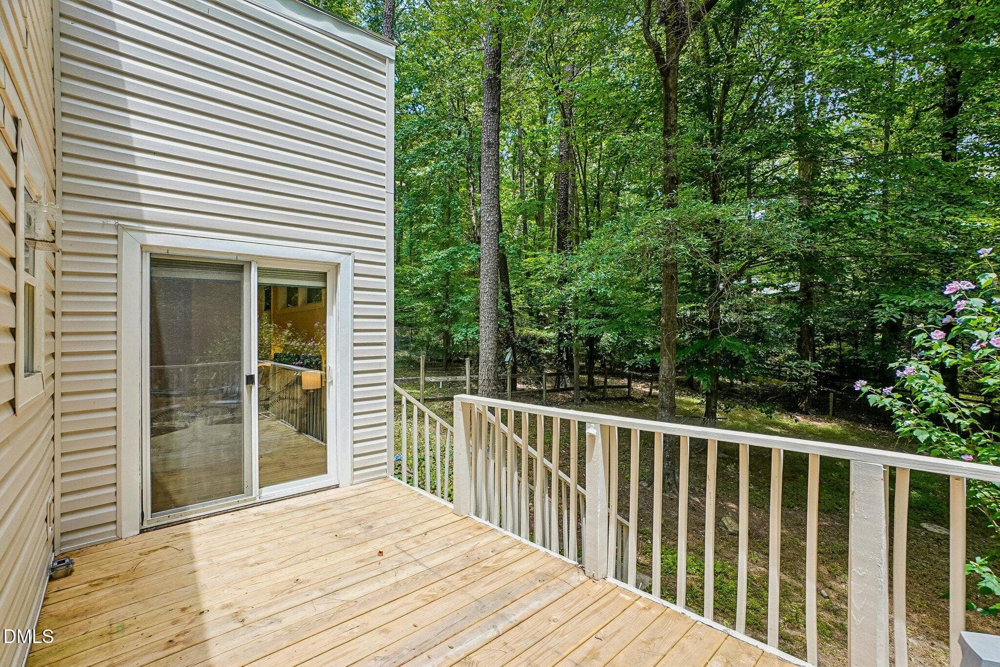 25-web-or-mls-Stones Throw-S1706-025 - 111 Stones Throw, Chapel Hill, NC 27516, Chapel Hill