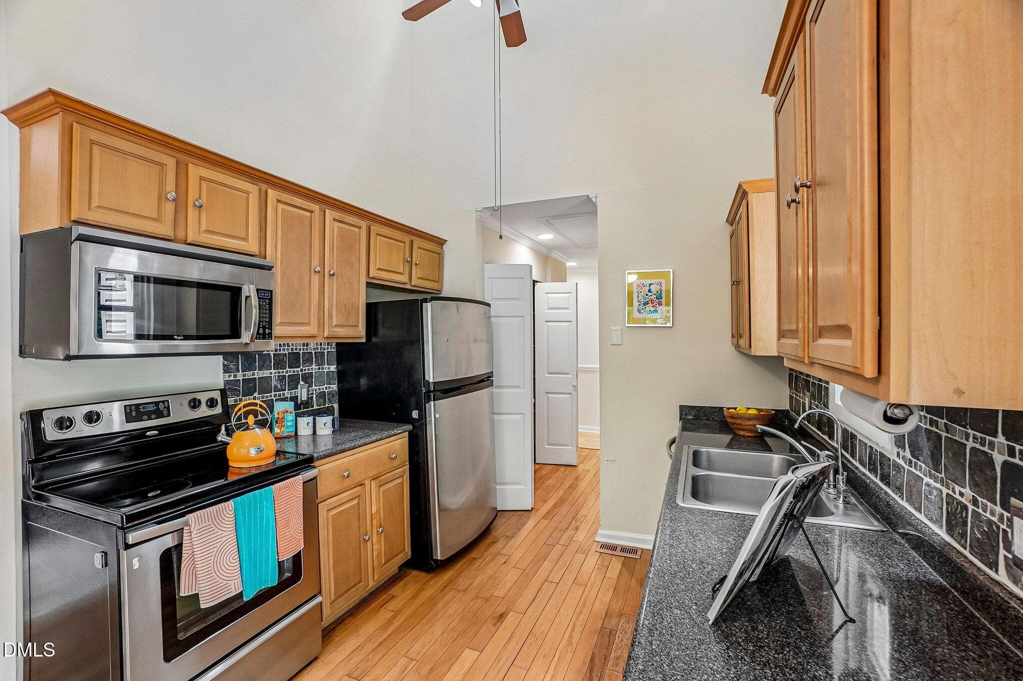 12-web-or-mls-Stones Throw-S1706-012 - 111 Stones Throw, Chapel Hill, NC 27516, Chapel Hill