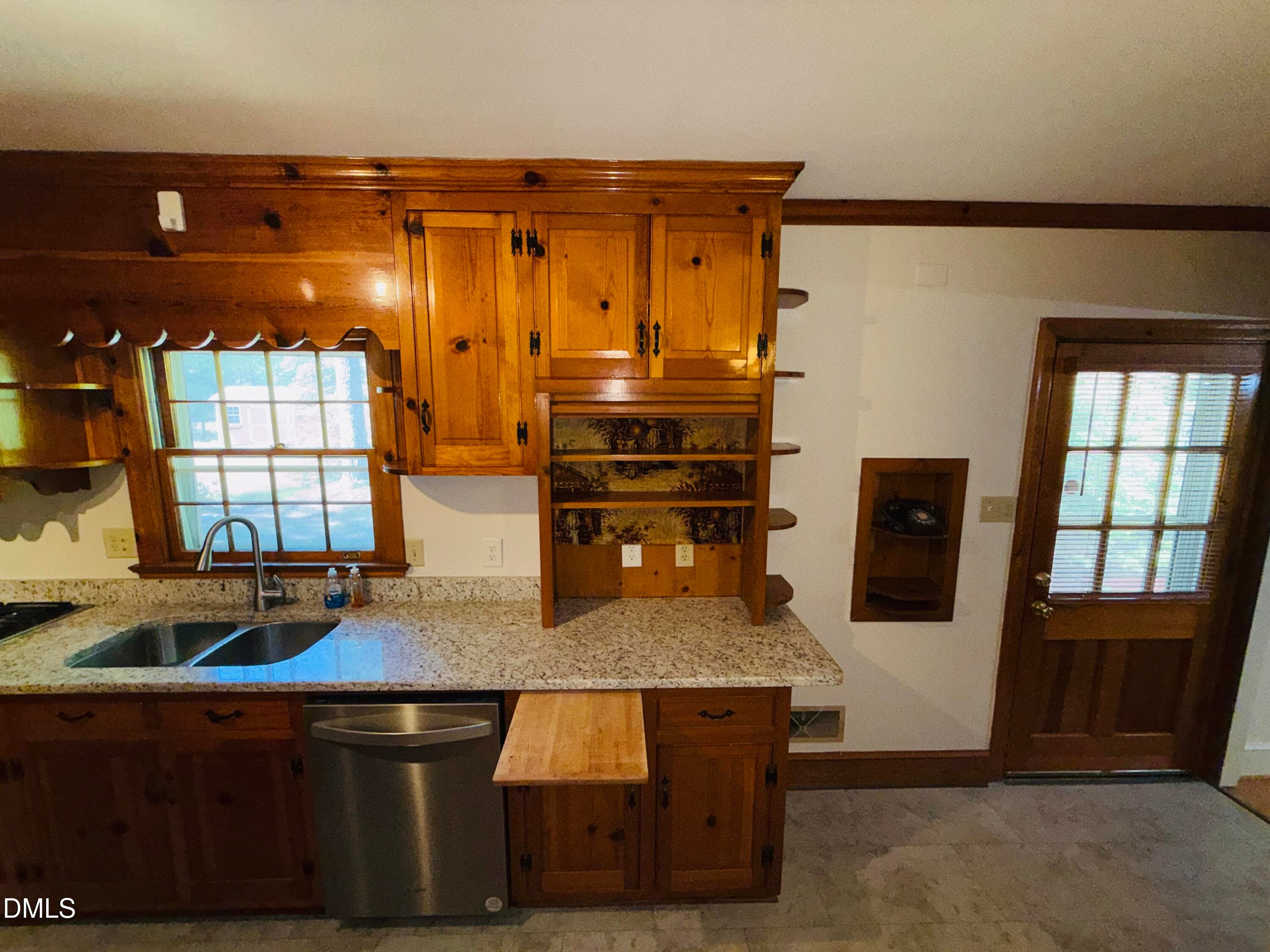 kitchen cabinets - 174 Pine Cone Drive, Oxford, NC 27565