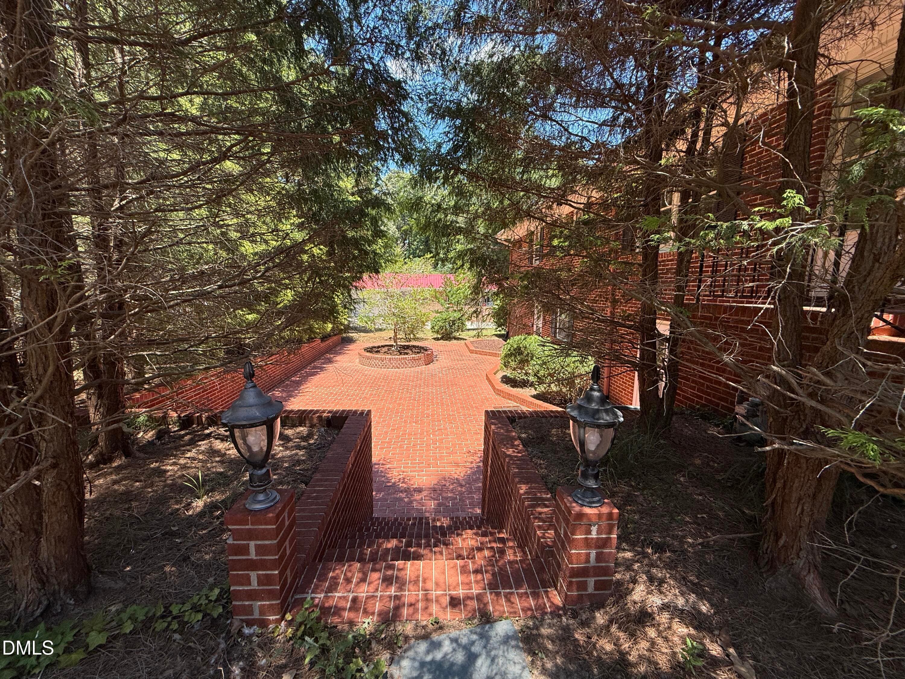 gorgeous courtyard - 174 Pine Cone Drive, Oxford, NC 27565