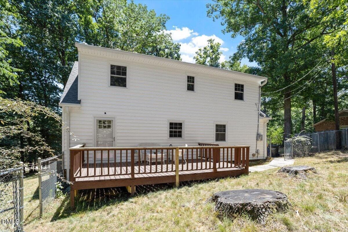 04-3024 Rosewood Cir [3148073]_04 - 3024 Rosewood Circle, Durham, NC 27705, Durham