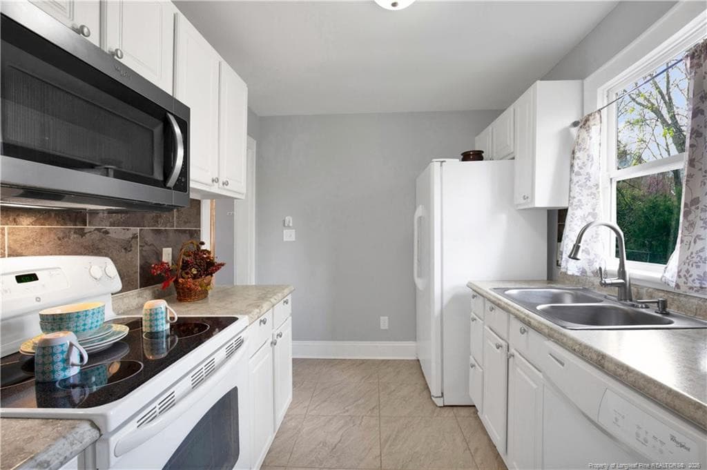 Photo 11 - 326 Hawley Lane, Fayetteville, NC 28301, Fayetteville