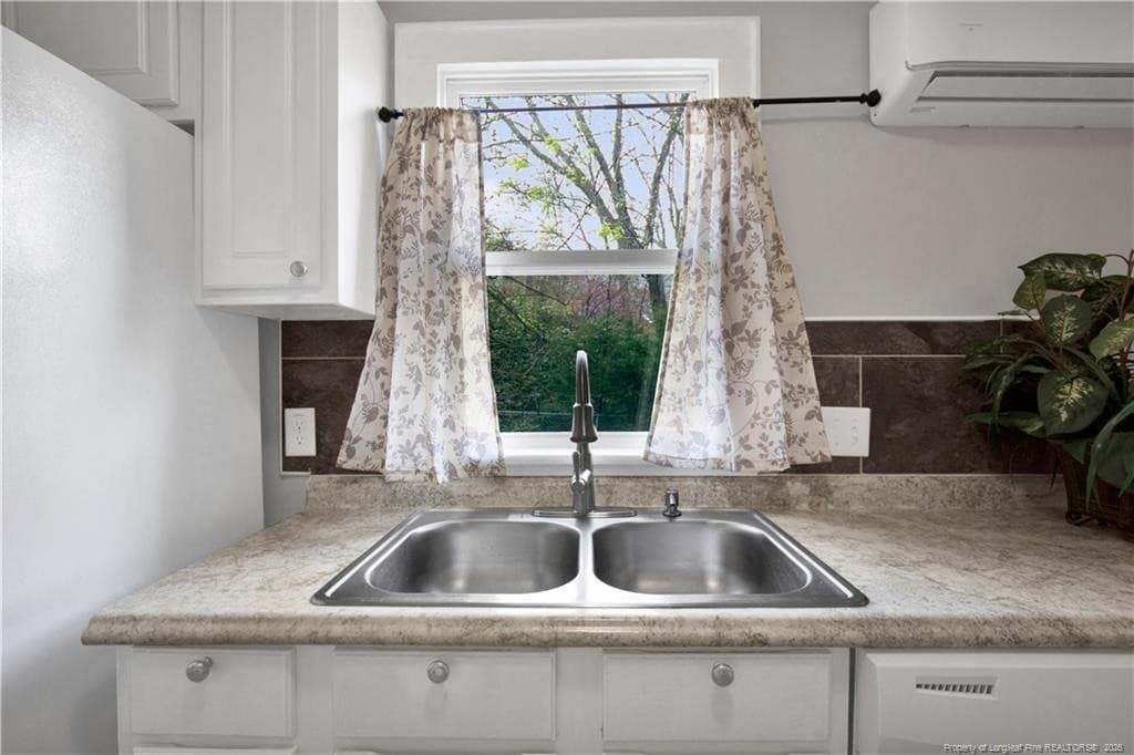 Photo 12 - 326 Hawley Lane, Fayetteville, NC 28301, Fayetteville