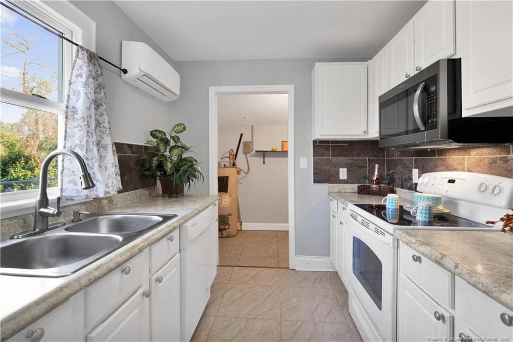 Photo 13 - 326 Hawley Lane, Fayetteville, NC 28301, Fayetteville