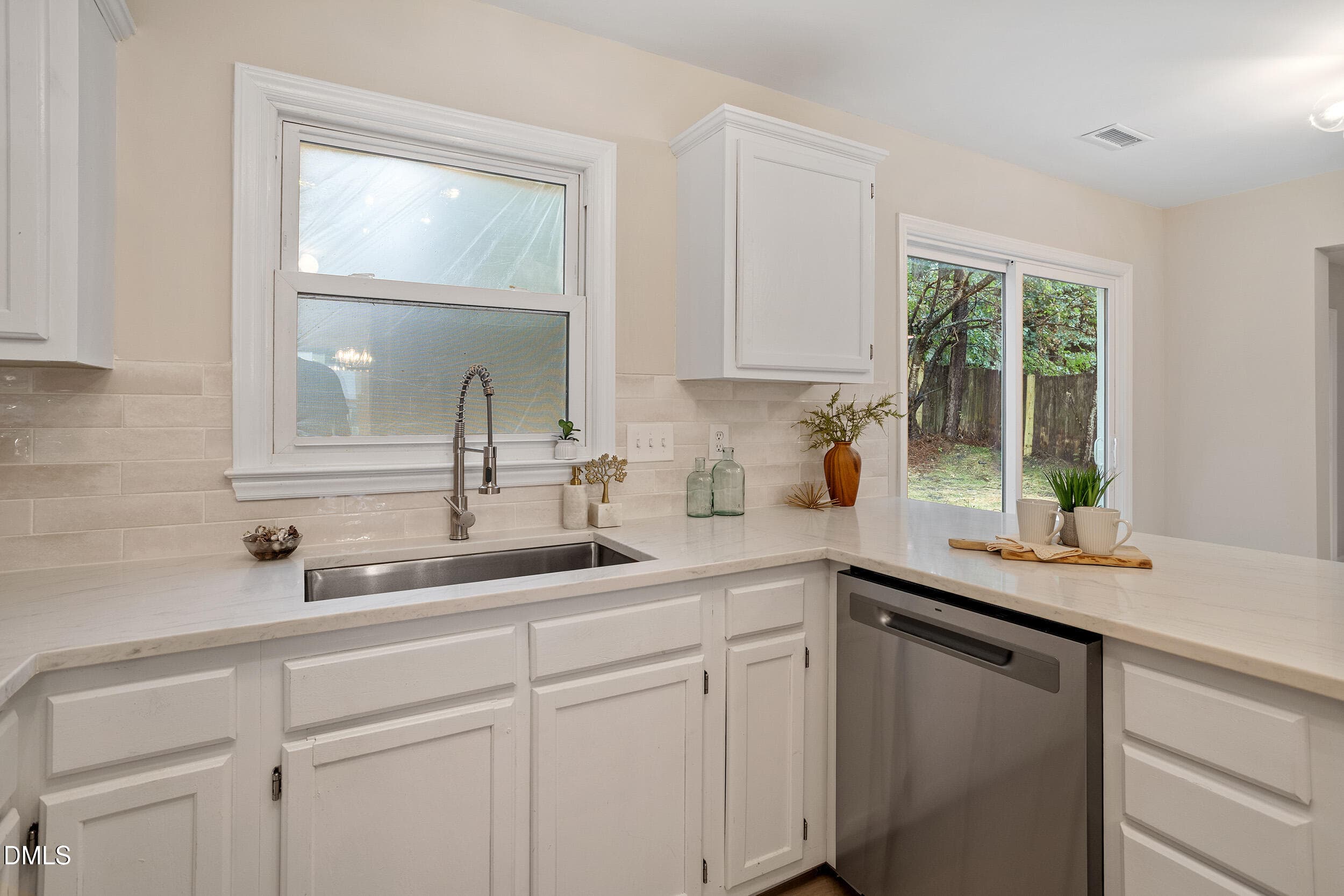 12-1414 Ravensthorpe Dr [3171240]_062020 - 1414 Ravensthorpe Drive, Fuquay Varina, NC 27526