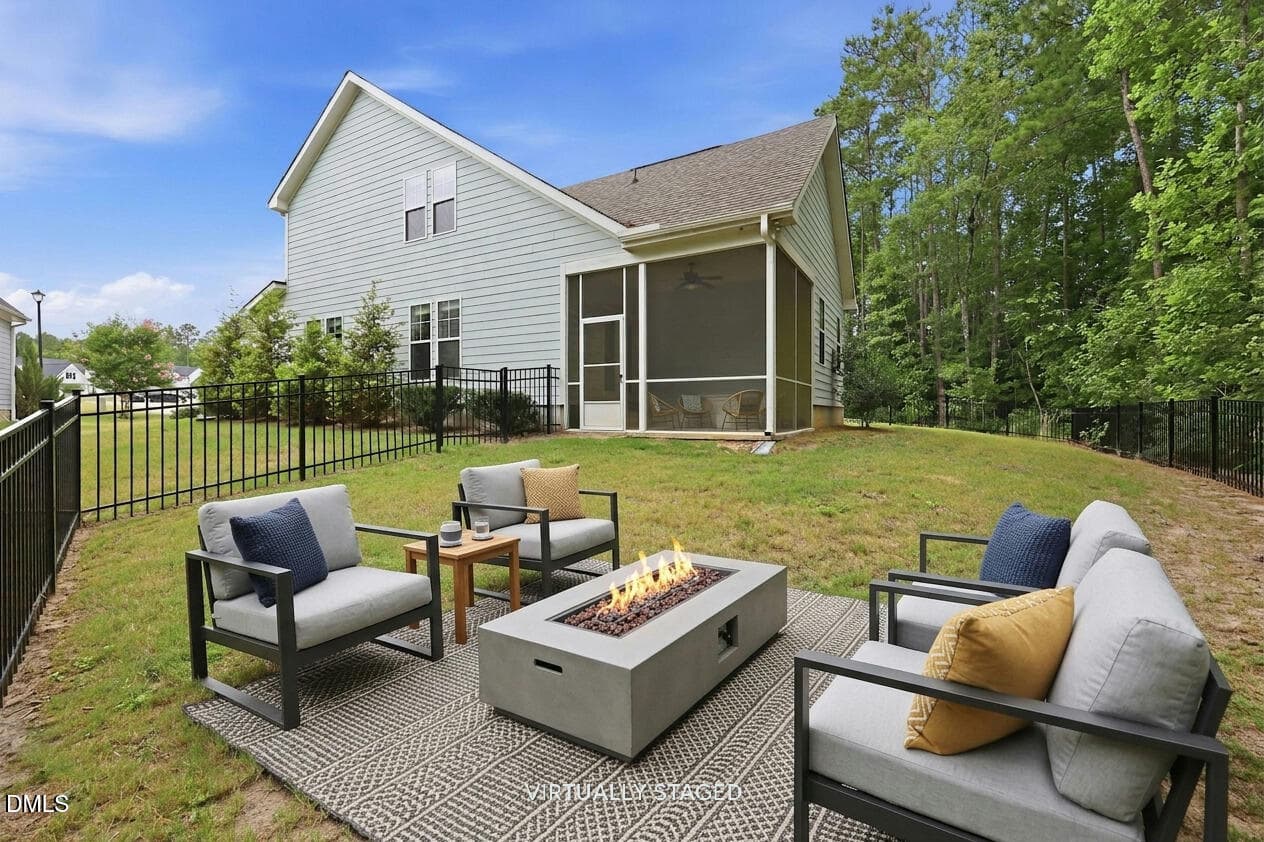 backyard retreat - 116 Spruce Hollow Circle, Spring Lake, NC 28390