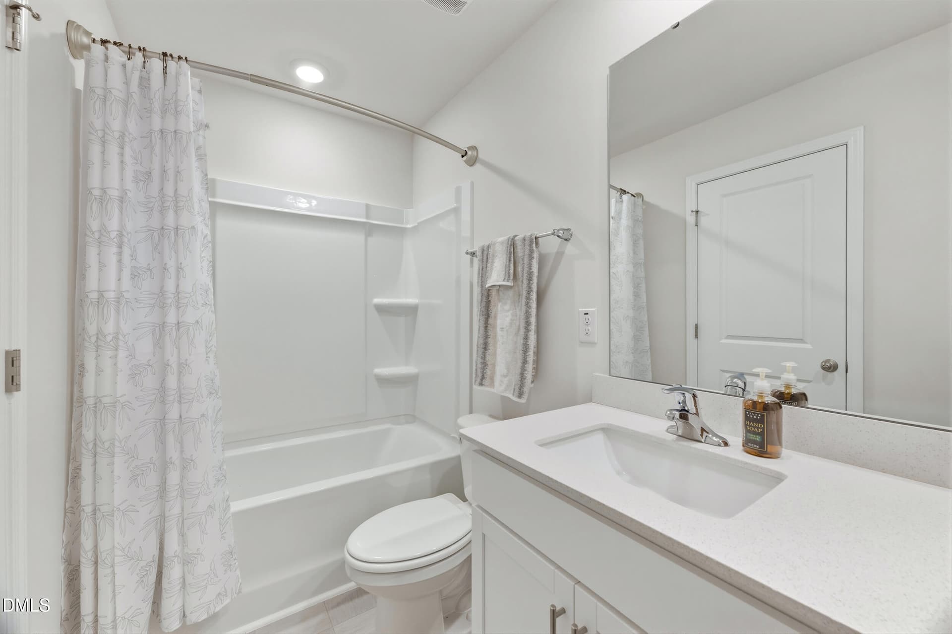 24_24 -30 branch wood dr, interior - 30 Branch Wood Drive, Fuquay Varina, NC 27526