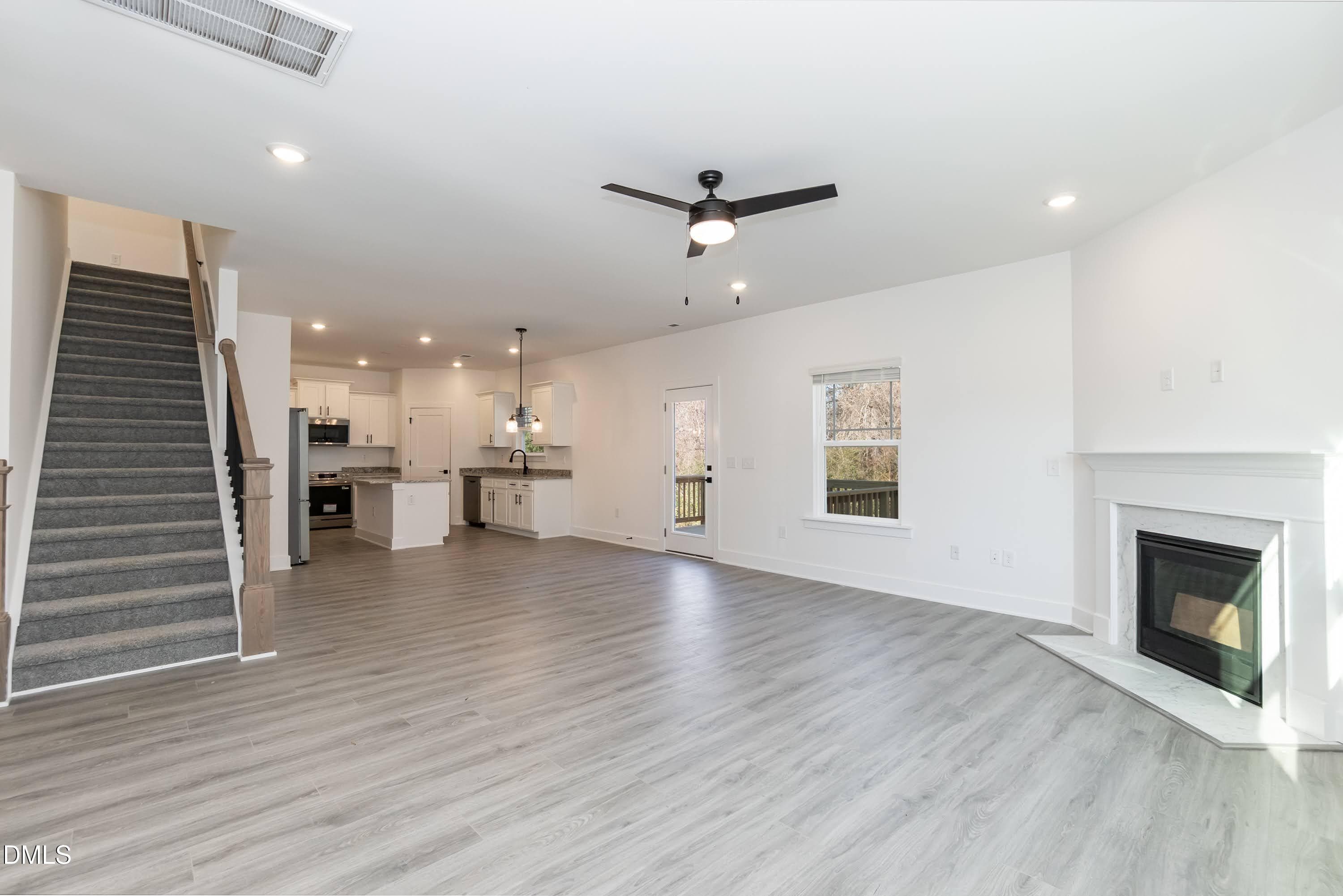 Living 01 - 204 Jackson Rdg Way, Pikeville, NC 27863