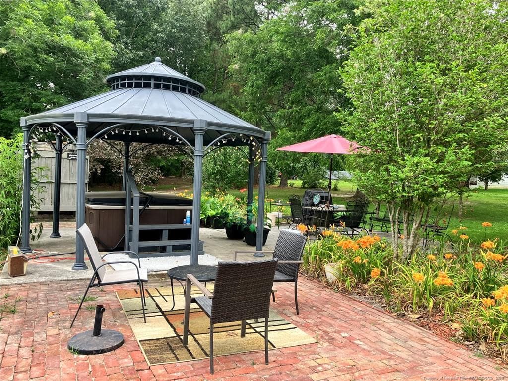Photo 5 - 147 BEULAVILLE Highway, Richlands, NC 28574