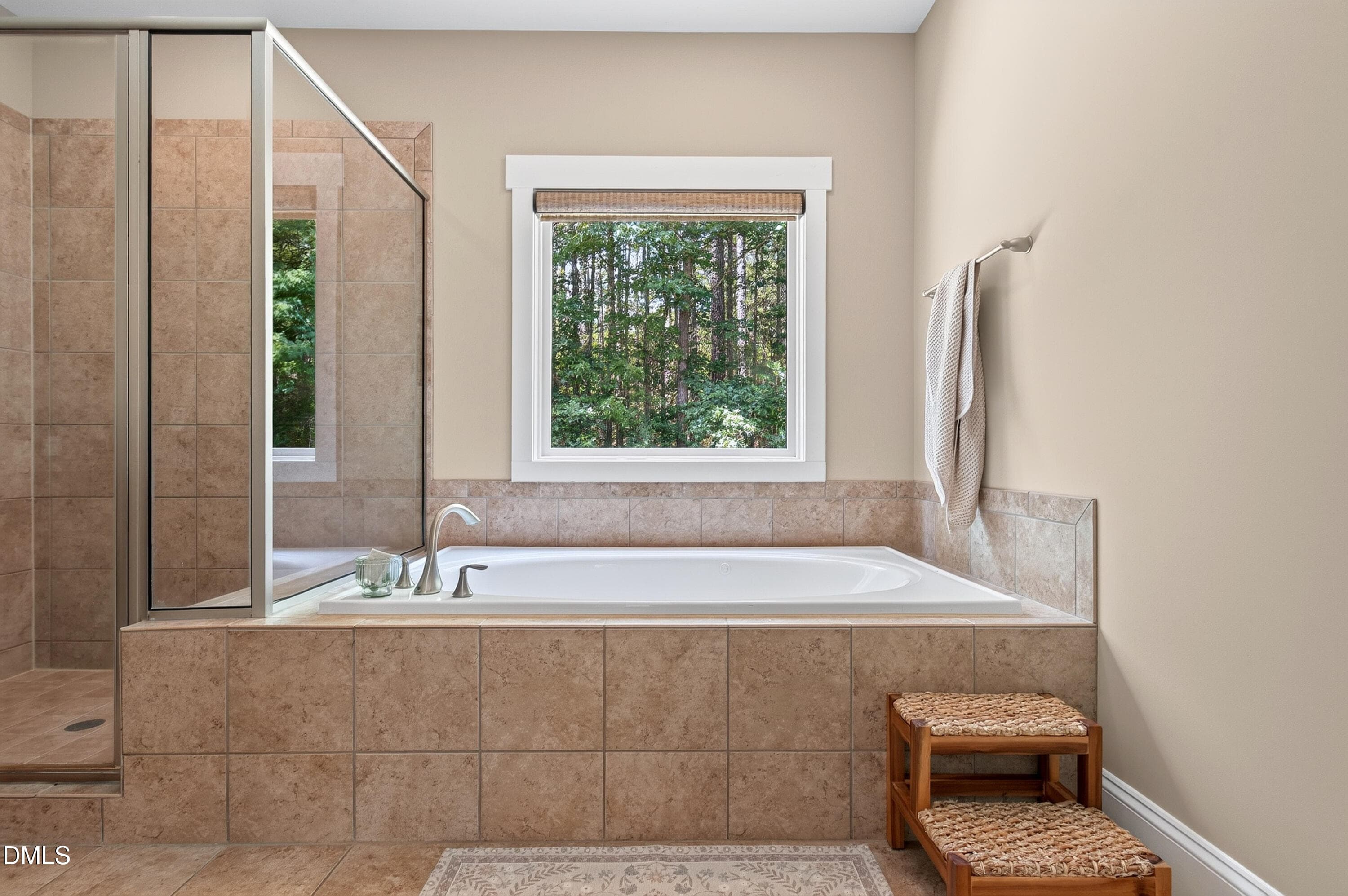Tub - 309 Weston Lane, Chapel Hill, NC 27516, Chapel Hill