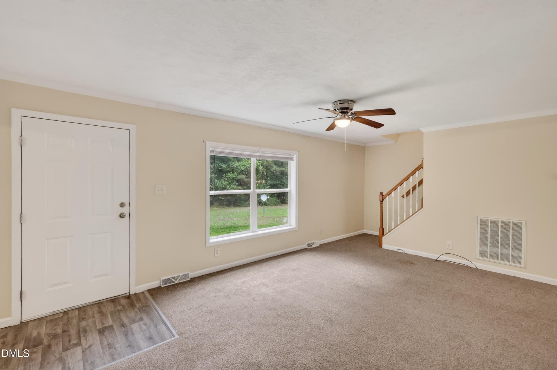 Large Living Room - 126 Hunter Road, Henderson, NC 27537