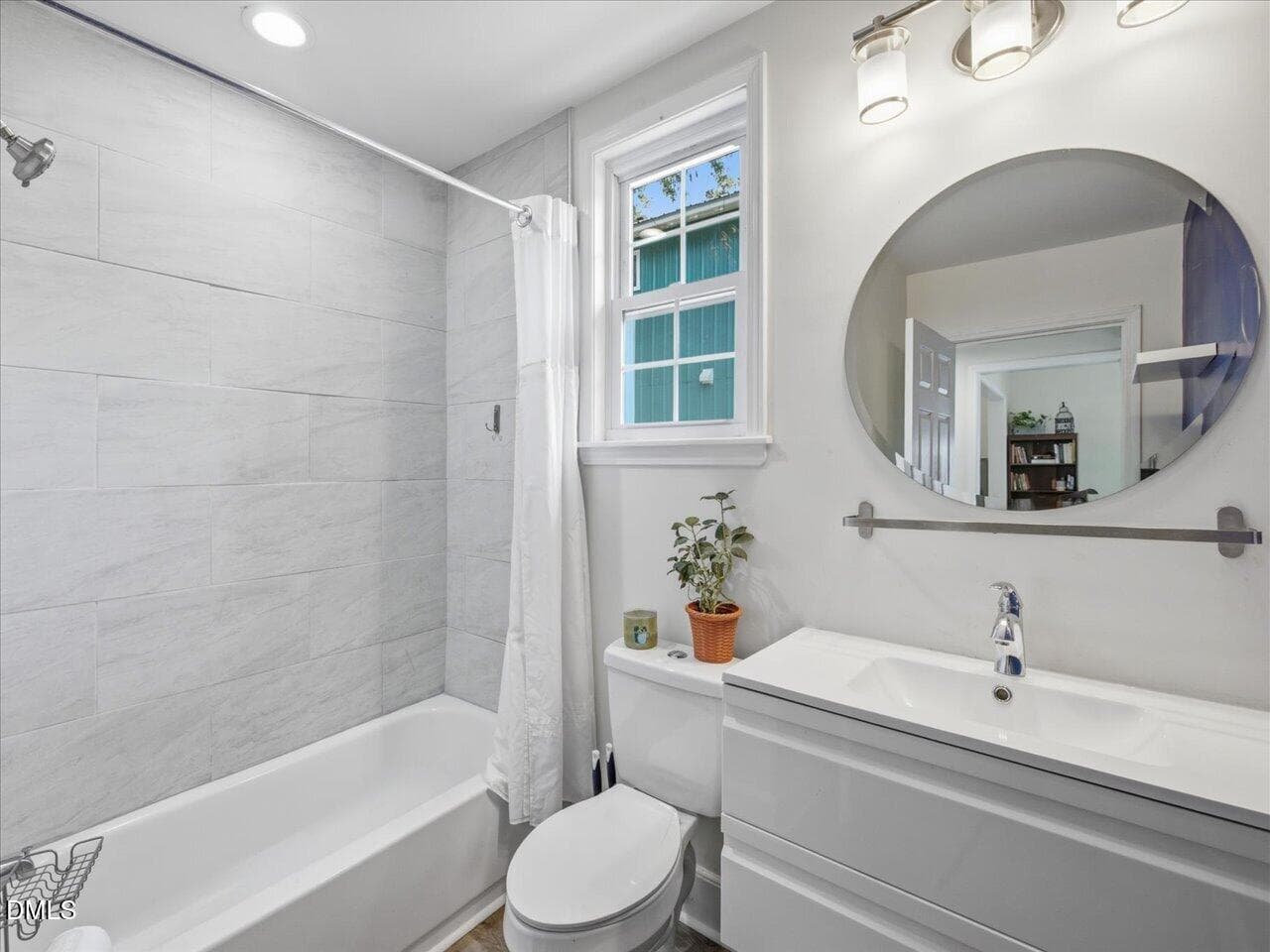 24-Hall Bath - 1107 Park Avenue, Durham, NC 27701, Durham