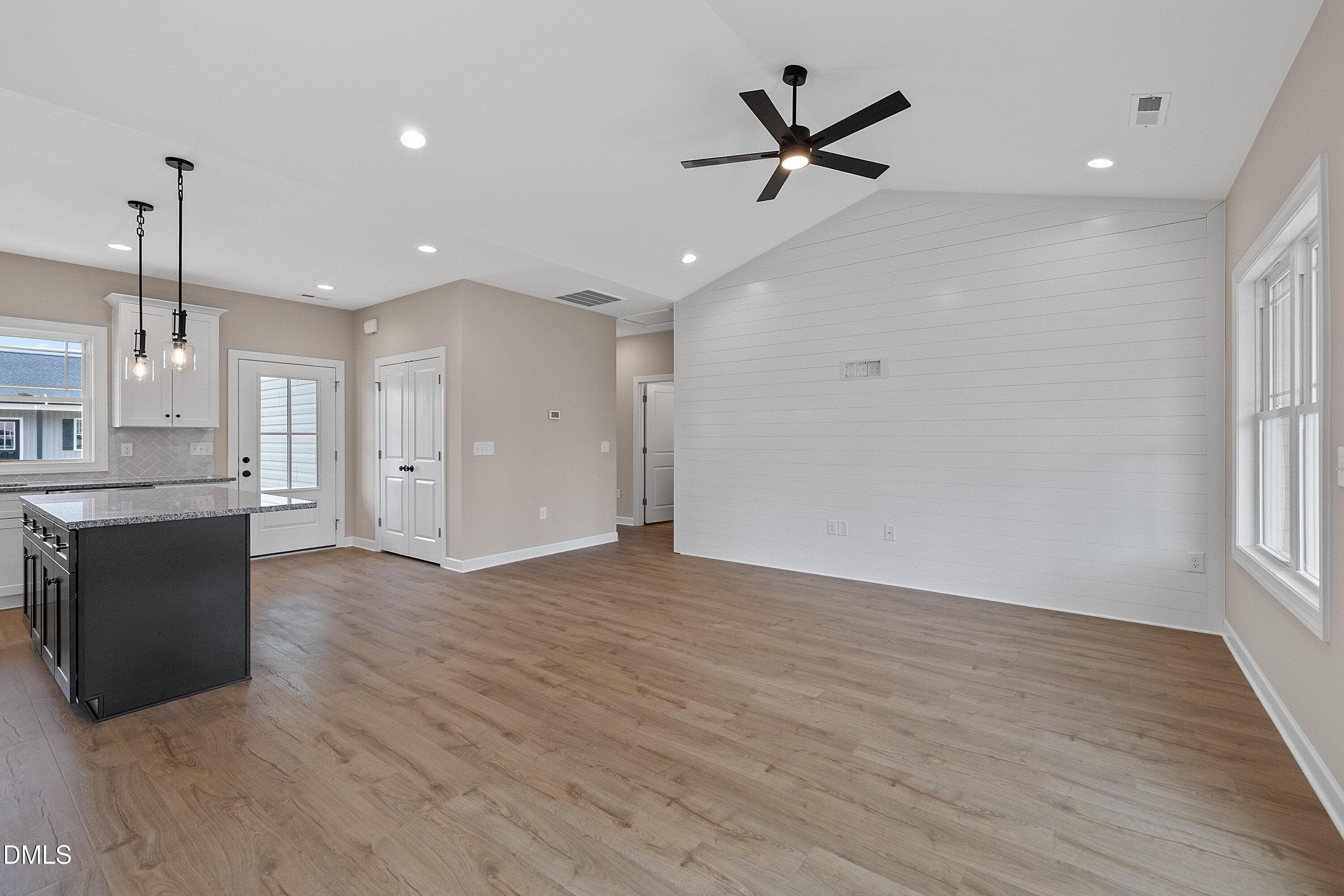 16-922 Micro _3863 - 928 Micro Road W, Selma, NC 27576